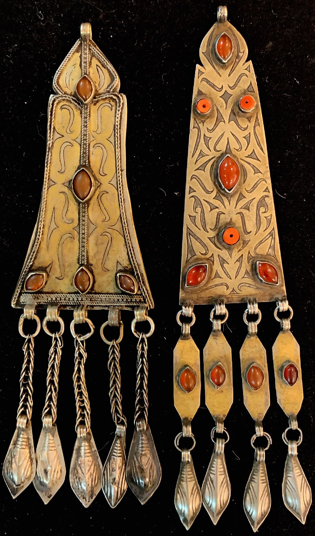 1 Paar Tekke Schläfengehänge,(Tenetschir), antik, Turkmenistan, um 1900, Silber, Teilver-goldet,Karneole, ca, 20 x 4 cm, guter Zustand