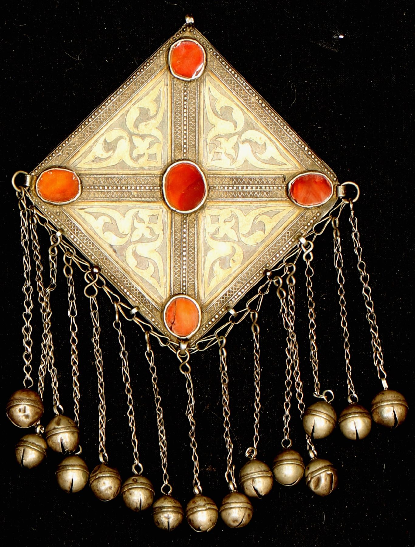 Tekke Brustschmuckplatte,(Göndschük),antik Turkmenistan, um 1900, Silber,Teilvergoldet, Karneole, ca, 15 x 15 cm, guter Zustand