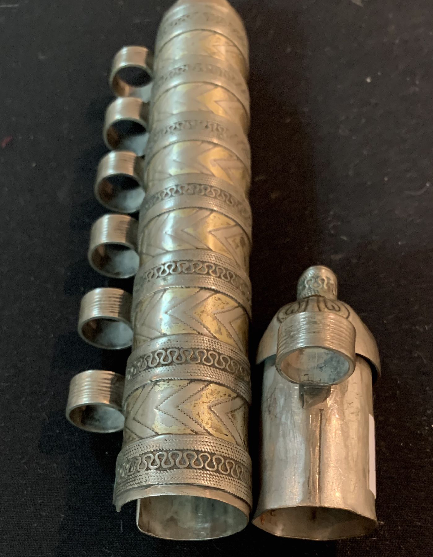 Detail a: Tekke Amulettbehälter,(Bazbent),antik Turkmenistan, um 1900, Silber, Teilvergoldet, ca, 23 x 5 cm, guter Zustand