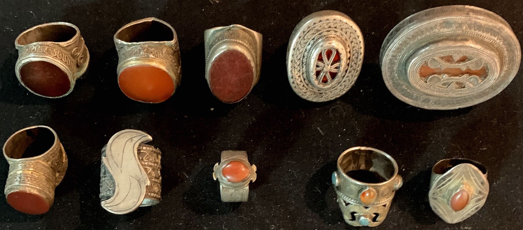 Konvulot aus 10 Ringe(Yüzük), antik, Tekke und Ersari, Turkmenistan, um 1900, Silber, Teilvergoldet, Karneole, guter Zustand