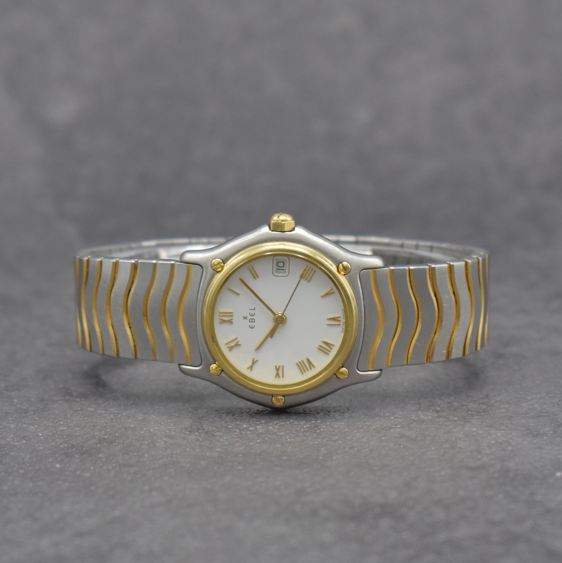 EBEL Sport Classique Damenarmbanduhr in Edelstahl & Gold, Schweiz um 1995, quarz, Ref. E 1087121, Stülpgeh. m. 5-fach verschr. GG-Lünette, weißes ...