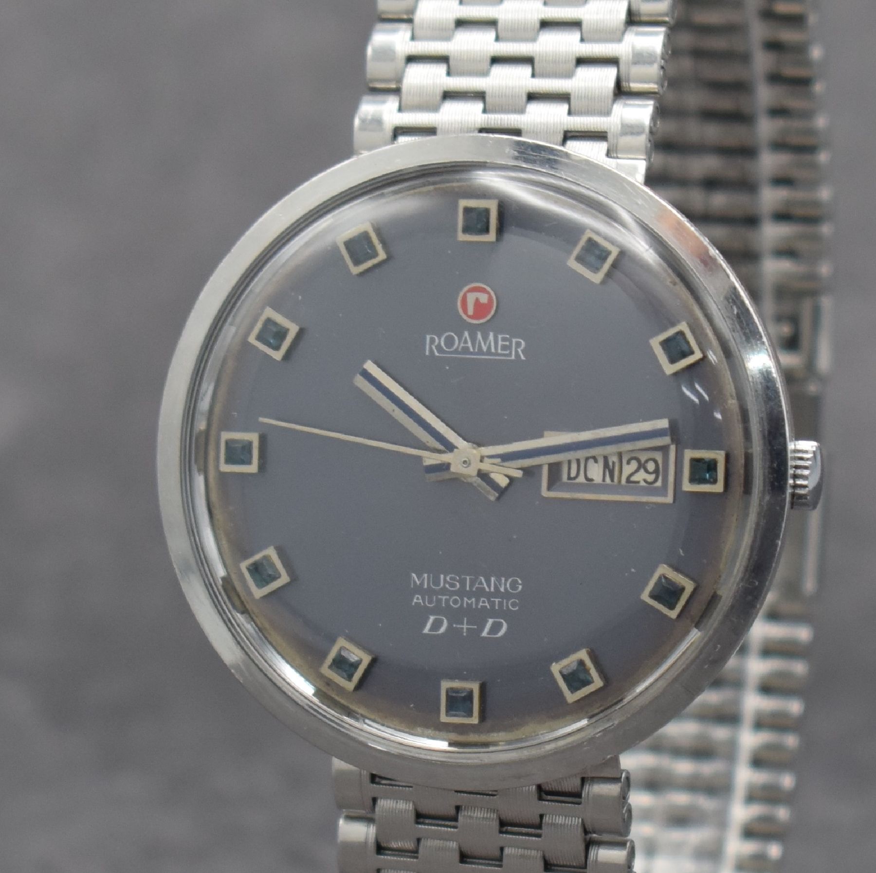 Detail a: ROAMER Mustang Herrenarmbanduhr D + D, Schweiz um 1970, Automatik, Ref. 478-9120.302, Edelstahl Monocoque-Geh. inkl. orig. NSA Edelstahlband, ...