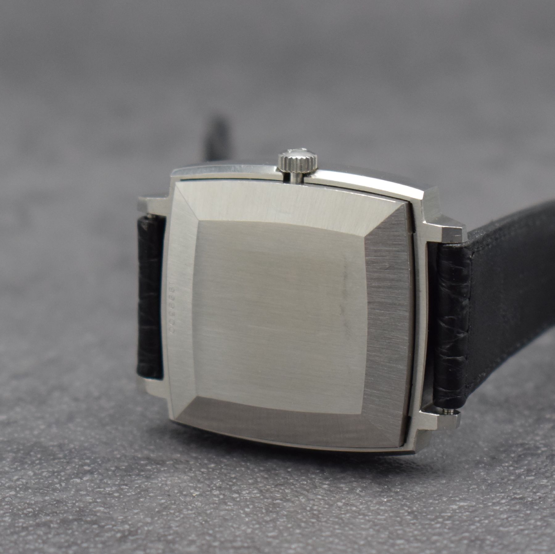 Detail e: IWC Herrenarmbanduhr in Edelstahl Referenz R 1161 AD, Automatik, Schweiz um 1971, 2-teil. Geh., Duoton-Zifferbl. m. aufgel. Indizes, silb. Zeiger, ...