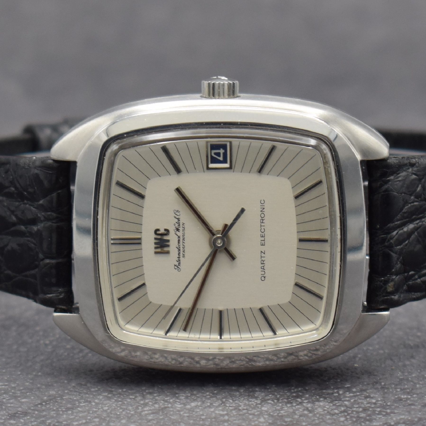 Detail a: IWC seltene Herrenarmbanduhr Kaliber Beta 21 in Stahl Referenz 3203, Schweiz um 1970, Quarzwerk Kal. 2001 (Beta 21), großes abgerundetes Geh. inkl. ...