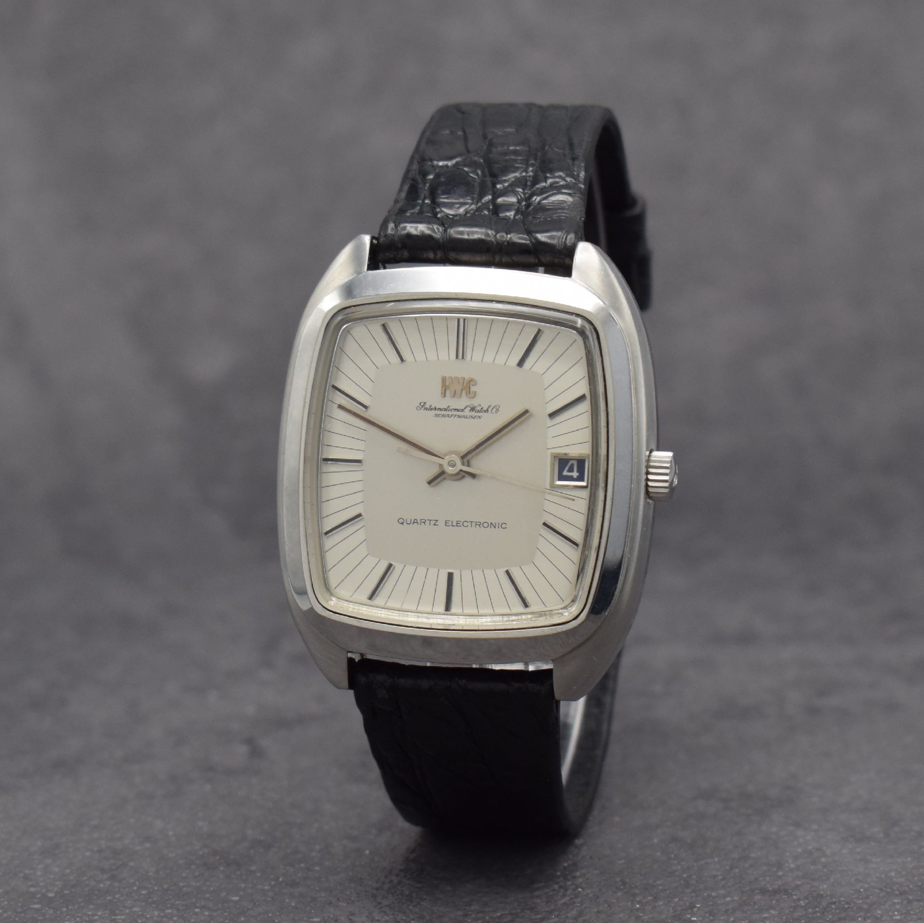 Detail b: IWC seltene Herrenarmbanduhr Kaliber Beta 21 in Stahl Referenz 3203, Schweiz um 1970, Quarzwerk Kal. 2001 (Beta 21), großes abgerundetes Geh. inkl. ...