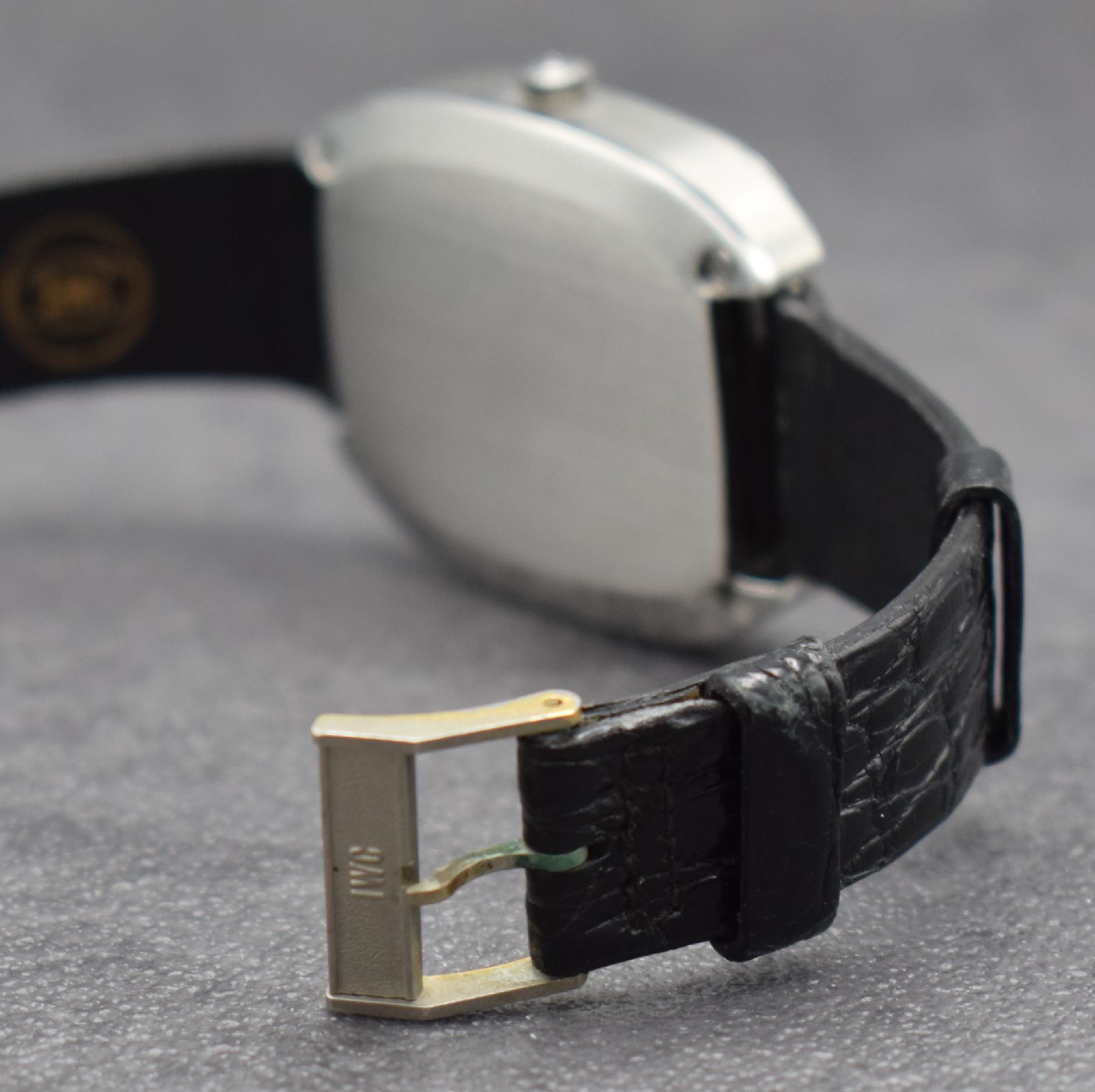Detail d: IWC seltene Herrenarmbanduhr Kaliber Beta 21 in Stahl Referenz 3203, Schweiz um 1970, Quarzwerk Kal. 2001 (Beta 21), großes abgerundetes Geh. inkl. ...