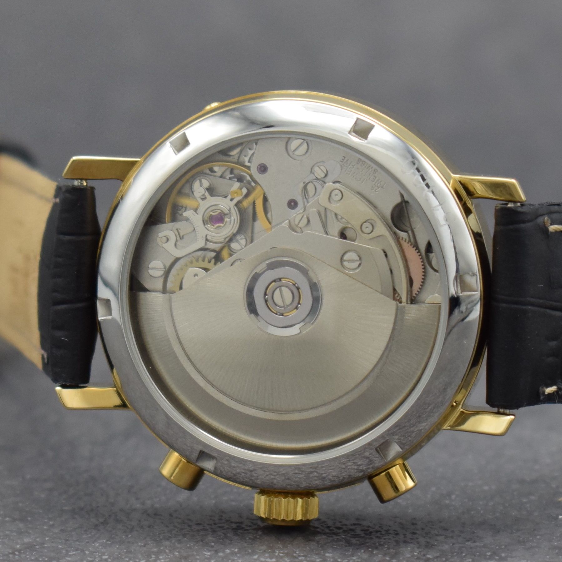Detail f: GUINAND nahezu neuwertige Herrenarmbanduhr mit Chronograph & Kalender, Schweiz um 2000, Automatik, verg. Geh. beids. vergl., Stahlboden geschr., ...