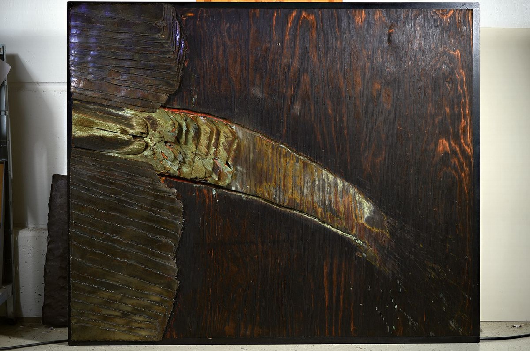 Detail k: Jorge Machold, 1940 Chemnitz-2015 Berlin, Ohne Titel, Collage aus Sperrholz, Holz und Metallplatten, rechts unten signiert und datiert 85, ca. ...