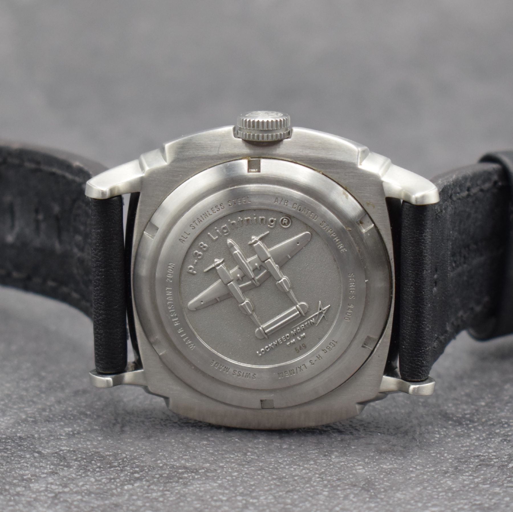 Detail f: LUMINOX P-38 Lightning Herrenarmbanduhr, Automatik, verschr. Edelstahlgeh., eins. drehb. Lünette, orig. Lederband, schwarzes Zifferbl. m. aufges. ...
