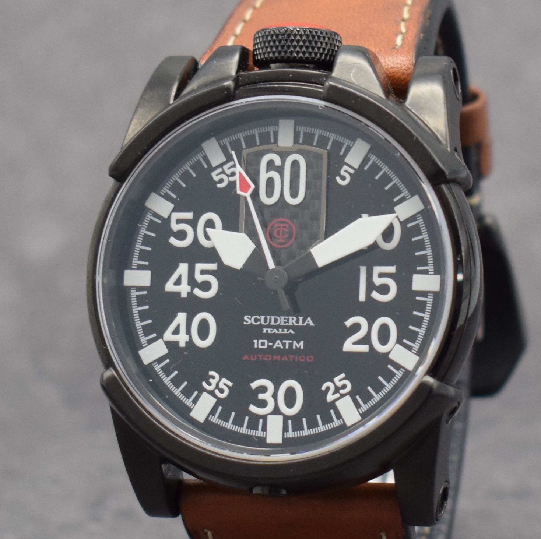 Detail c: SCUDERIA Italia Herrenarmbanduhr, Italien/ Schweiz um 2015, Automatik, beids. vergl., geschwärztes Geh., Boden & Krone verschr., Lederbd. m. orig. ...