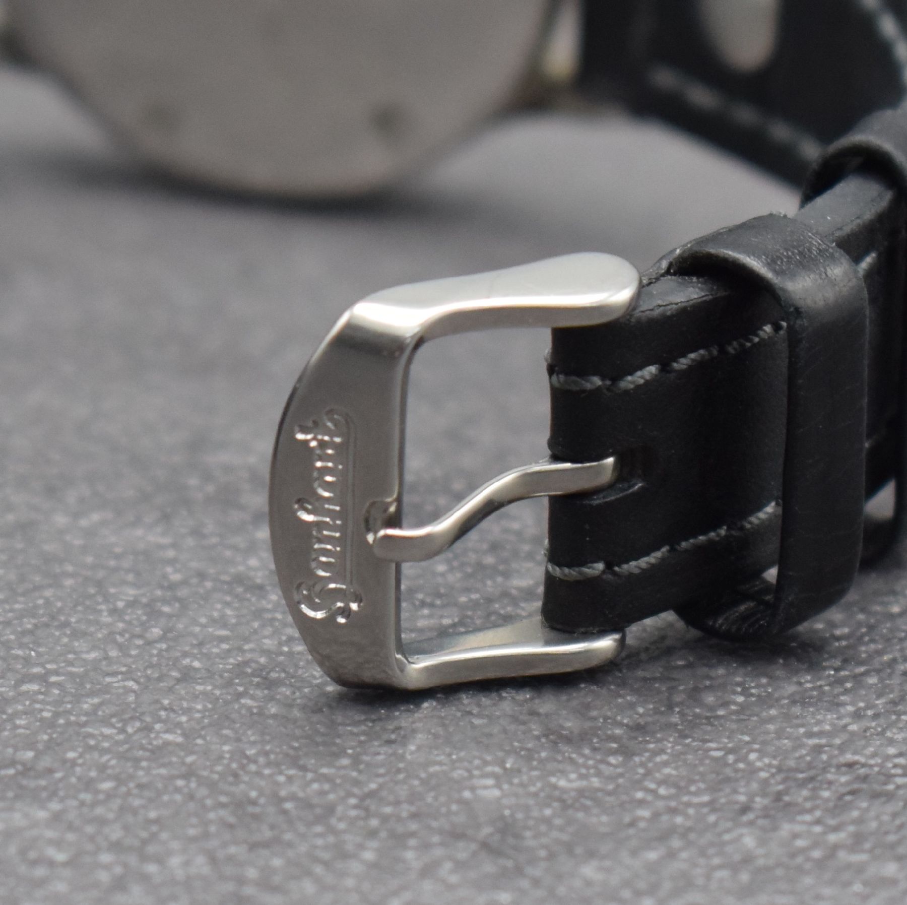 Detail d: HANHART Flyback Fliegerchronograph der Bundeswehr Type 417, Deutschland um 1960, Handaufzug, Stahl-Geh. mit Vers.-Nr. 6645- 12-120-4858, geriffelte ...