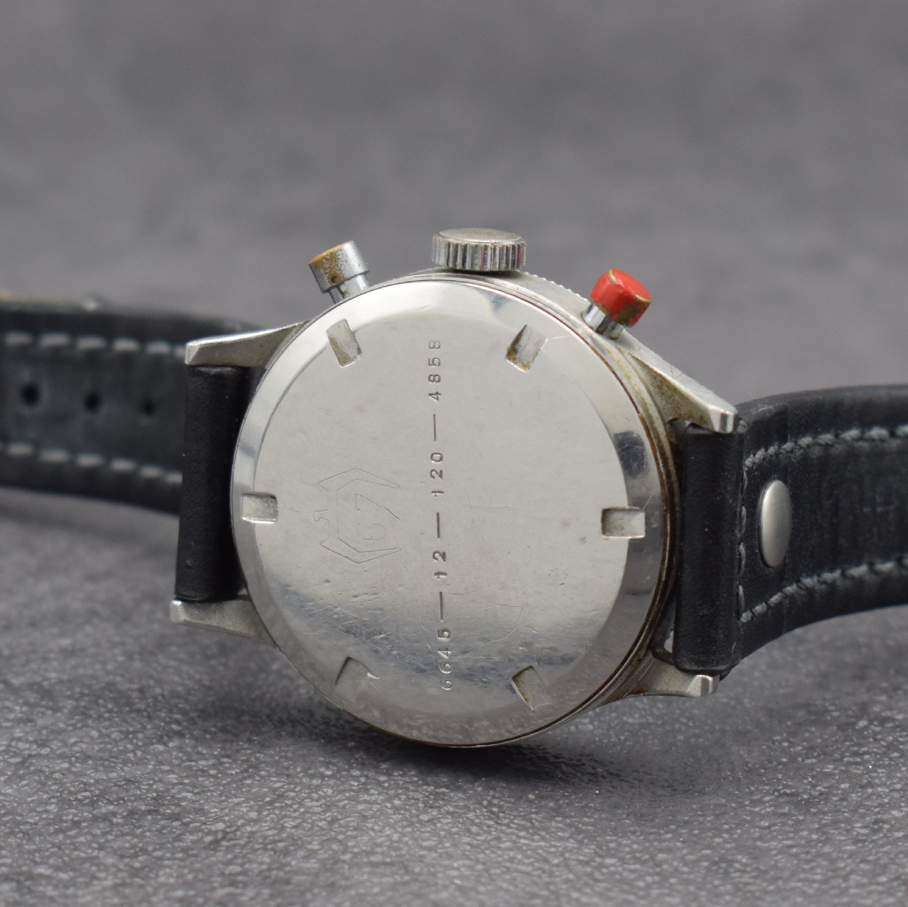 Detail e: HANHART Flyback Fliegerchronograph der Bundeswehr Type 417, Deutschland um 1960, Handaufzug, Stahl-Geh. mit Vers.-Nr. 6645- 12-120-4858, geriffelte ...