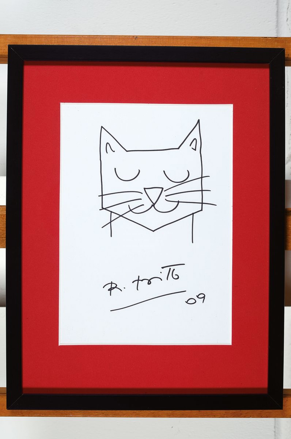 Detail k: Britto Romero, geb. 1963 in Brasilien, "Cat", Filzstiftzeichnung, handsign., dat. 2009, unter Glas gerahmt, gesamt ca. 42,5x32 cm