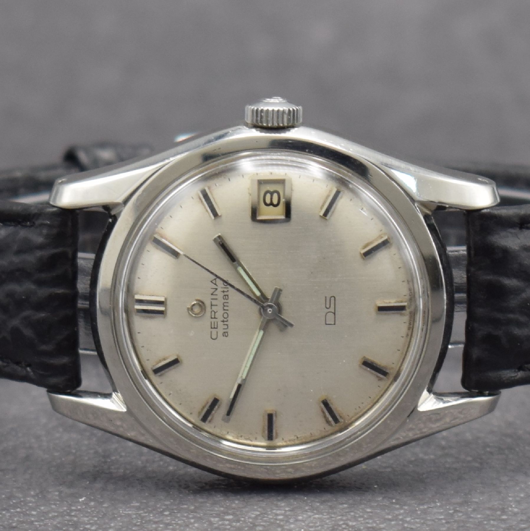 Detail a: CERTINA DS Herrenarmbanduhr in Stahl, Automatik, Schweiz um 1965, 2-tlg. Geh. Ref. 5801-112, verschr. "Turtle-Back"-Boden, silb. Zifferbl. ...