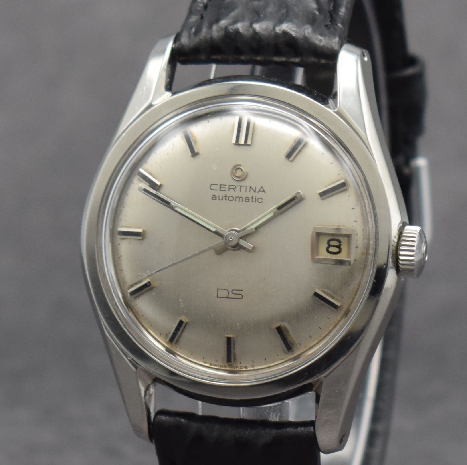 Detail c: CERTINA DS Herrenarmbanduhr in Stahl, Automatik, Schweiz um 1965, 2-tlg. Geh. Ref. 5801-112, verschr. "Turtle-Back"-Boden, silb. Zifferbl. ...
