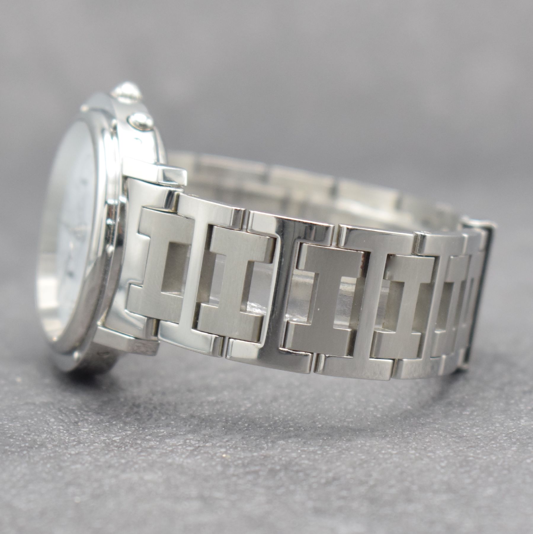 Detail c: HERMES Herrenarmbanduhr mit Chronograph, Schweiz um 2000, quarz, Edelstahlgeh., Boden aufgedr., orig. Gliederband m. dopp. Faltschl., weißes ...