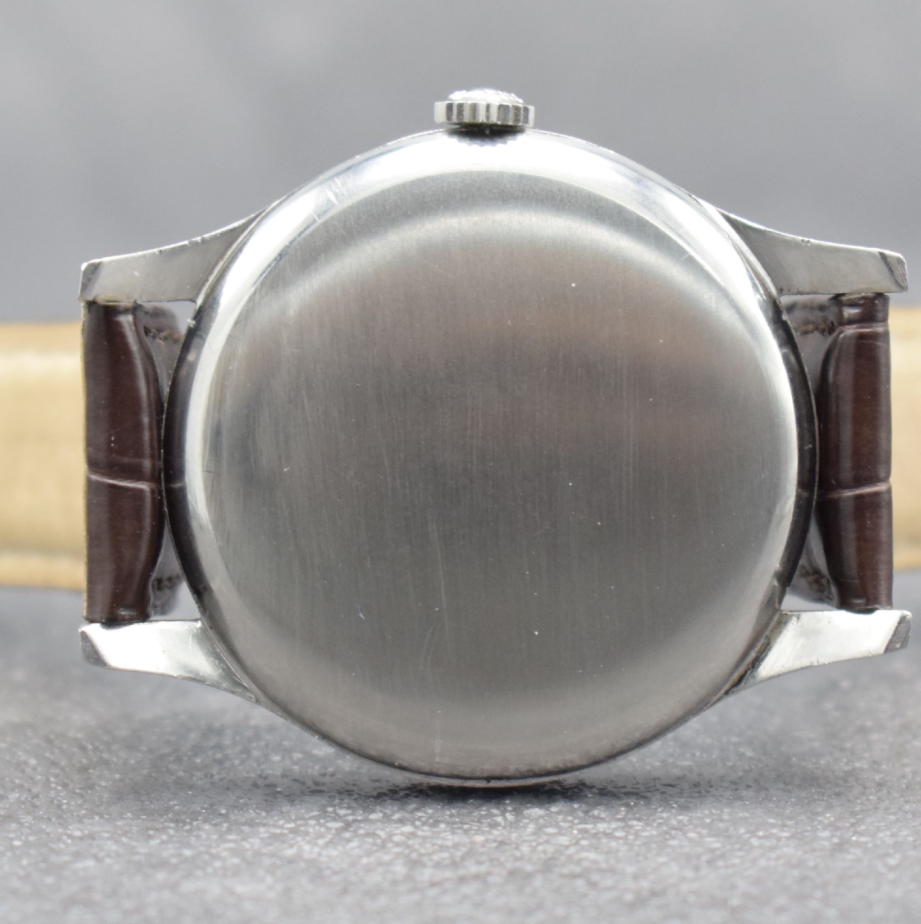 Detail f: LONGINES große Herrenarmbanduhr 38 mm in Stahl, Schweiz um 1953, Handaufzug, Ref. 4914, 3-teil. Gehäuse, Boden & Glasrand aufgedr., orig. Krone, ...