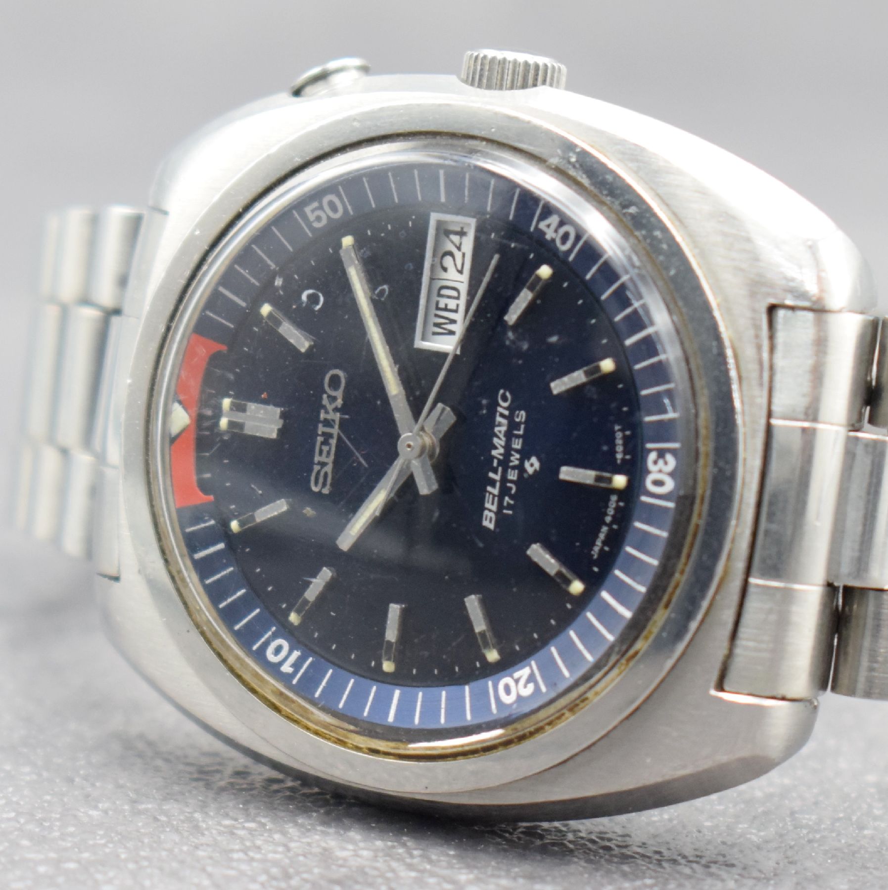 Detail b: SEIKO Bell-Matic Herrenarmbanduhr m. Wecker, Japan um 1970, Automatik, Ref. 4006-6031, Edelstahlgeh., Boden geschr., orig. Gliederband m. Faltschl., ...