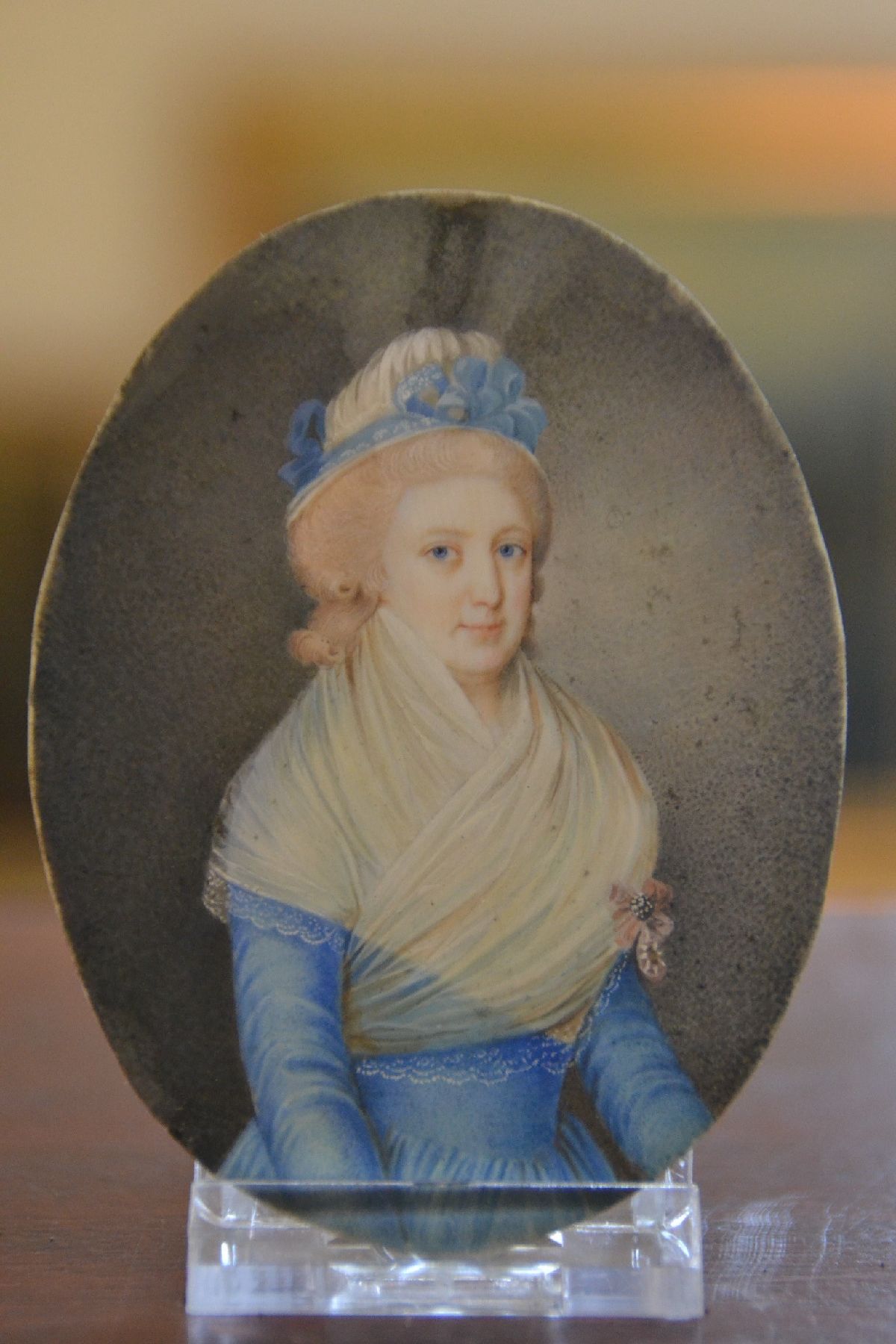 Detail b: Miniaturmalerei, deutsch, um 1830/40, Damenporträt, Gouachemalerei auf Elfenbein, ca. 8.5x6.5 cm, unter Glas, Rahmen, kein Versand außerhalb der EU