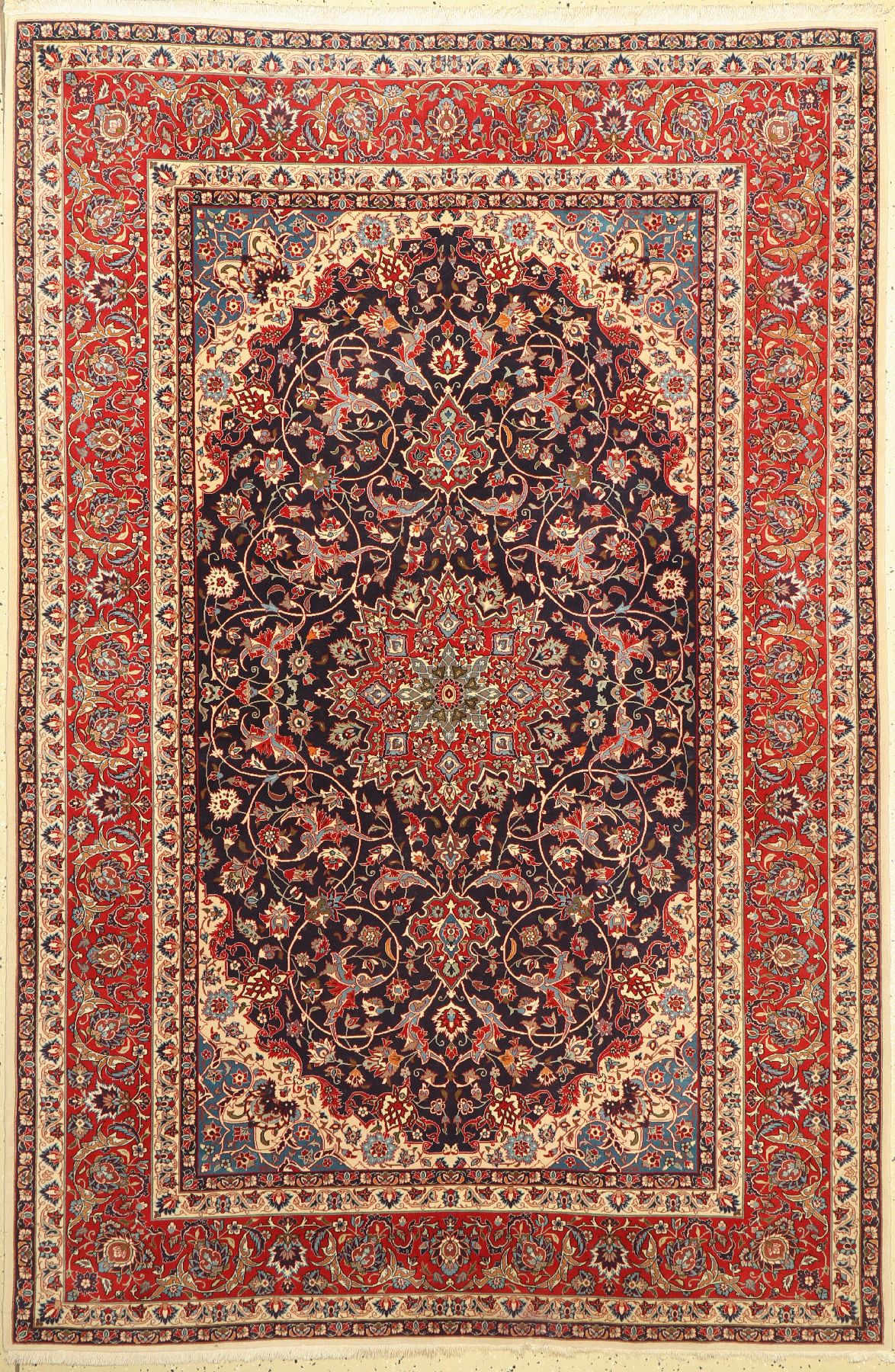 Esfahan fein, Persien, ca. 60 Jahre, Korkwolle auf Seide, ca. 222 x 150 cm, ca. 1,0Mio. Kn/qm, Mottenfraß an den Rändern