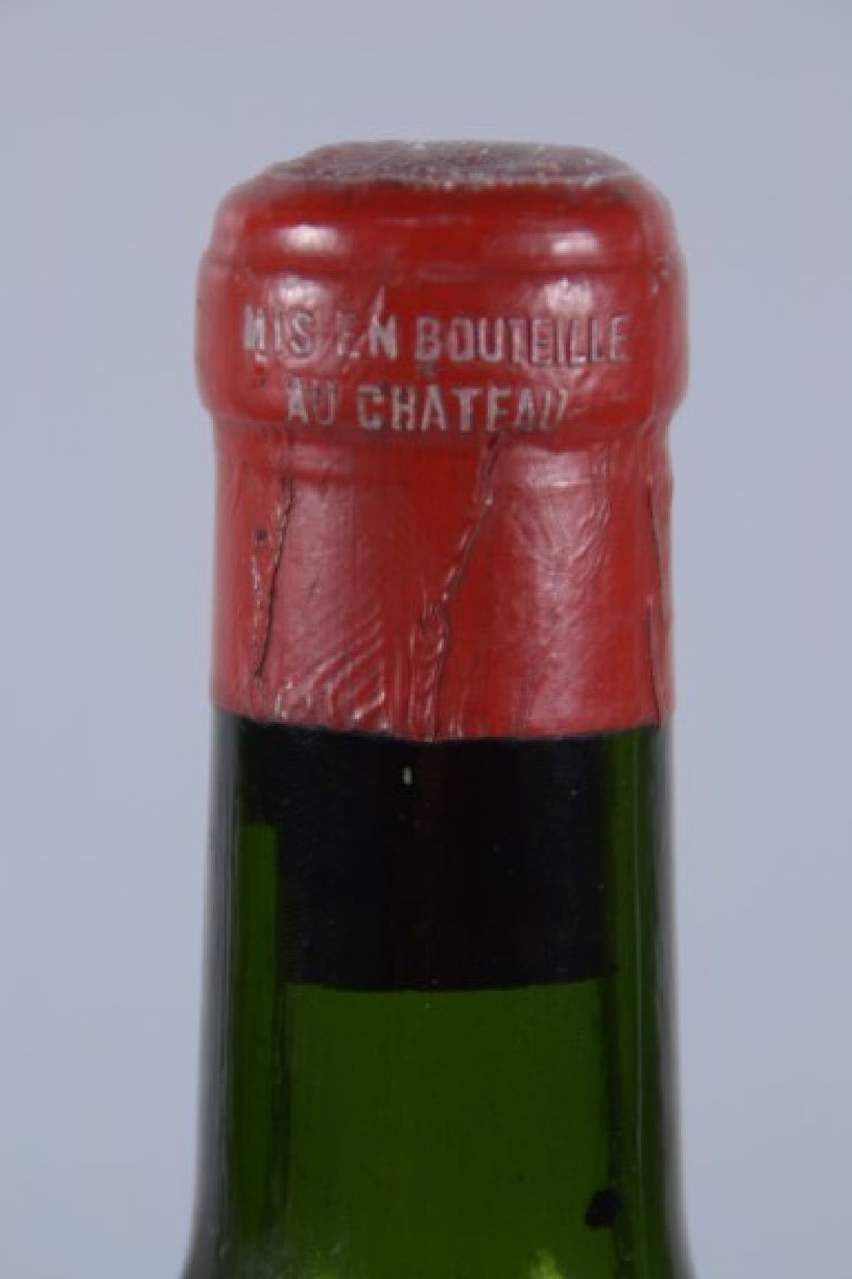 Detail b: 1 Flasche Chateau Margaux 1945, Grand Vin, premier grand Cru Classe, Haut-Medoc, 75cl, below shoulder