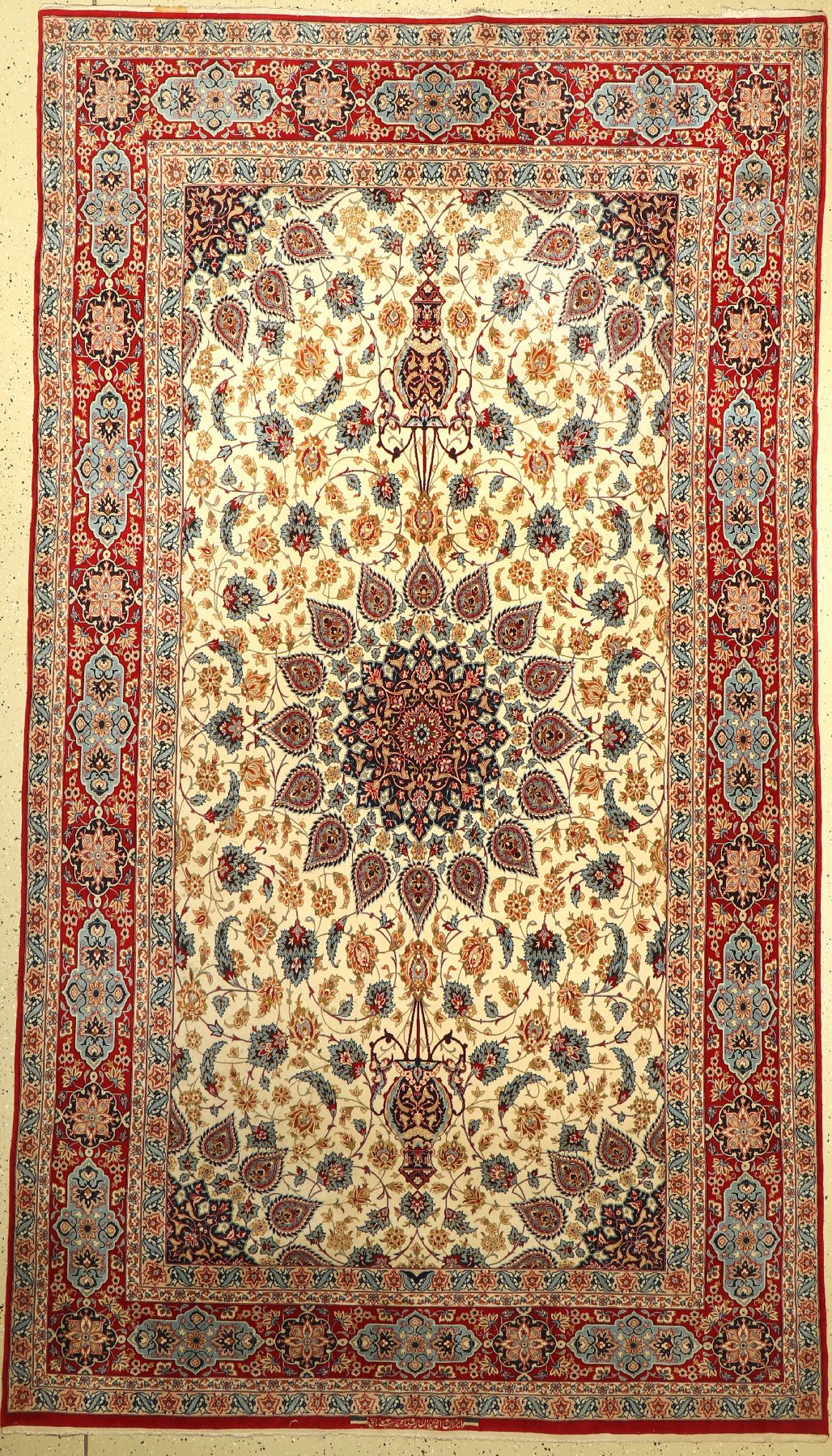 Esfahan fein Signiert, (Mohammad Sanaie), Persien, ca. 60 Jahre, Korkwolle mit und auf Seide, ca. 303 x 170 cm, ca. 1,0 Mio. Kn/qm, Fleckig
