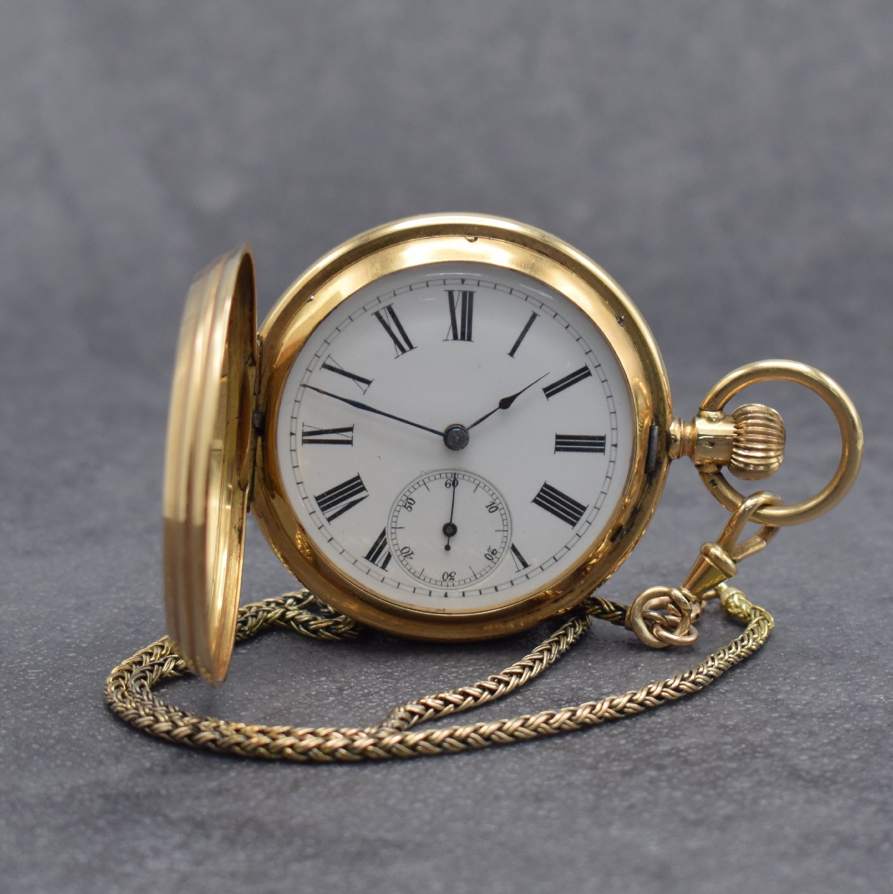 MONARD GENEVE Savonette Herrentaschenuhr in RG 585/000, Schweiz um 1880, an späterer GG 585/000 Kette, 3-Deckel Goldgeh. dell., versetzte ...