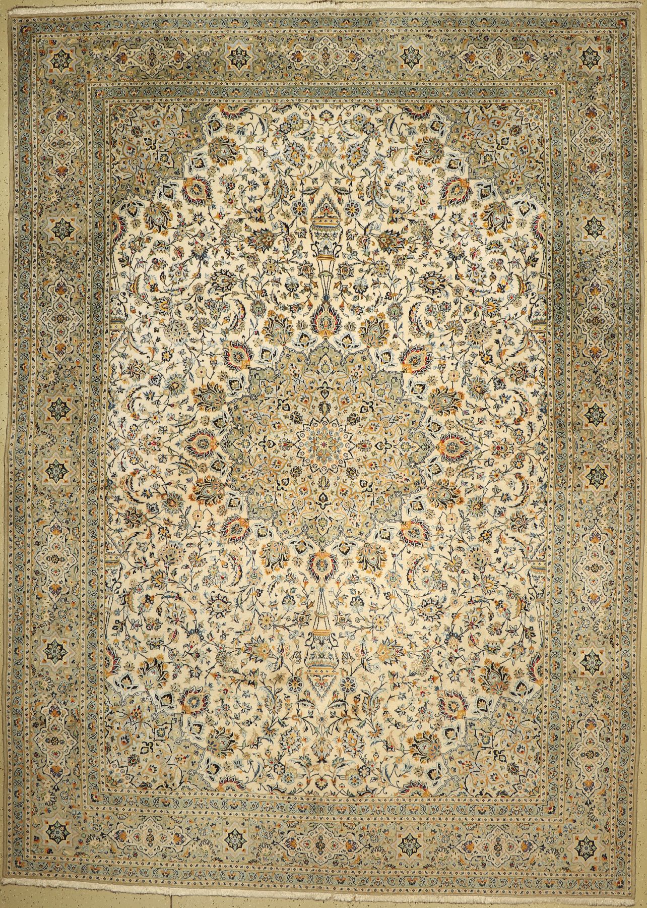 Keschan Kork, Persien, ca. 50 Jahre, Korkwolle, ca. 418 x 300 cm, EHZ: 2 (Mottenfraß an den Rändern).