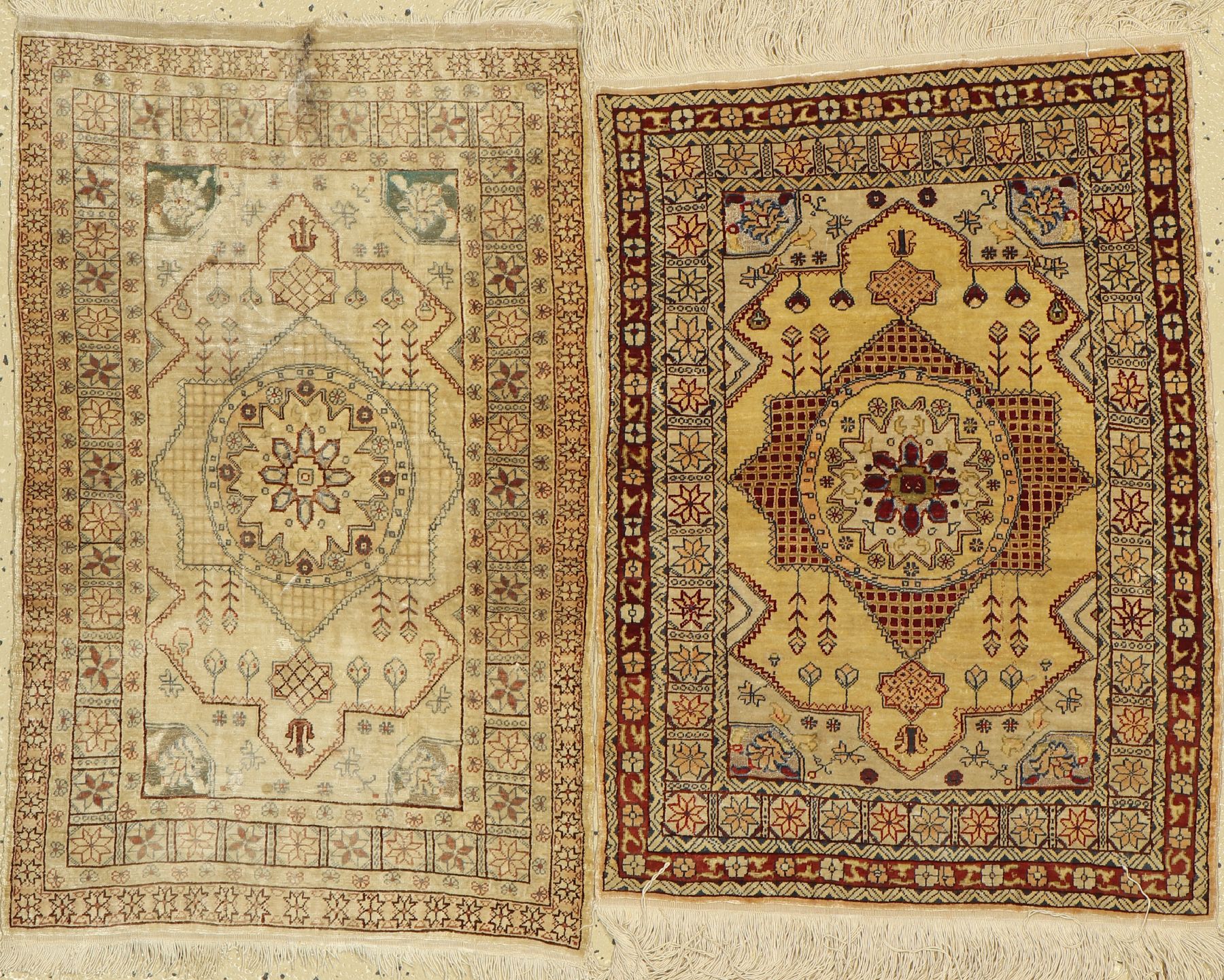 1 Paar Seiden Hereke, Türkei, um 1960, reine Naturseide, ca. 62 x 40 cm, EHZ: 2 (Fleckig).