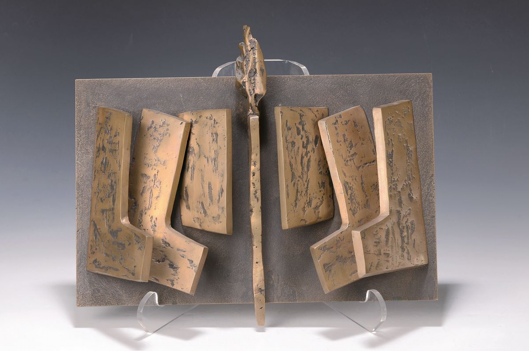 Unbekannter zeitgenössischer Künstler, Bronzerelief, Bronzeplatten verschraubt, unsigniert, ca. 32x37x8cm