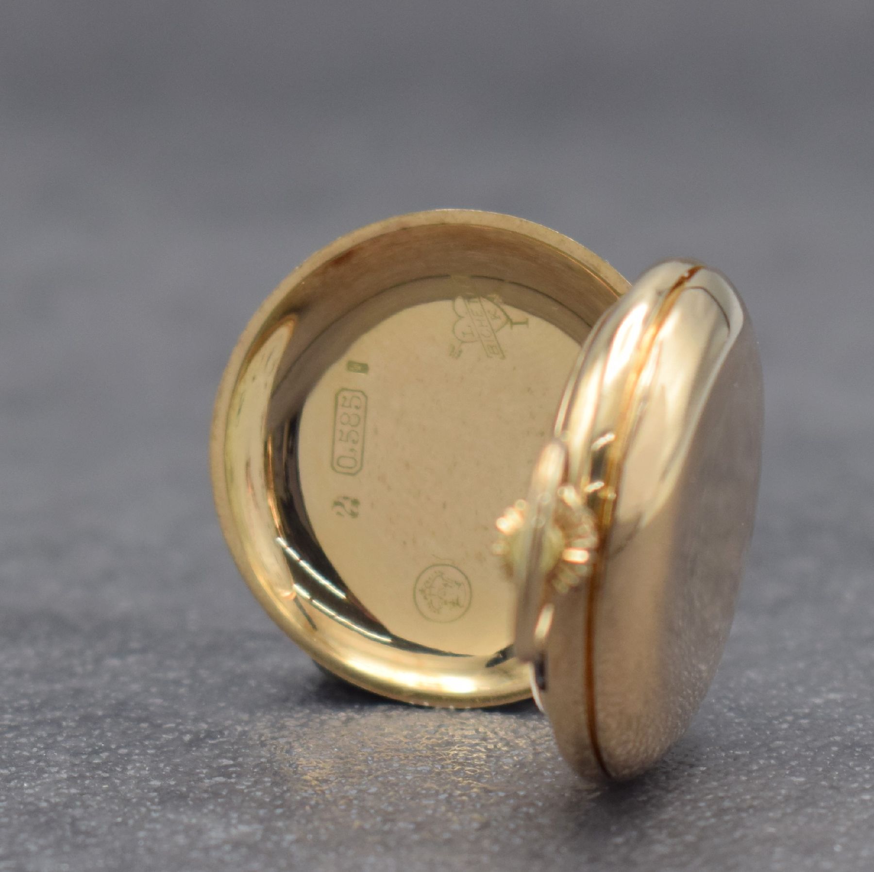 Detail h: 2 Taschenuhren: 1.) Damensavonette in RG 585/000 & 2.) LONGINES Taschenuhr in Silber, Schweiz um 1900, 1.) 2-Deckel Goldgeh. dell., Emailzifferbl. m. ...