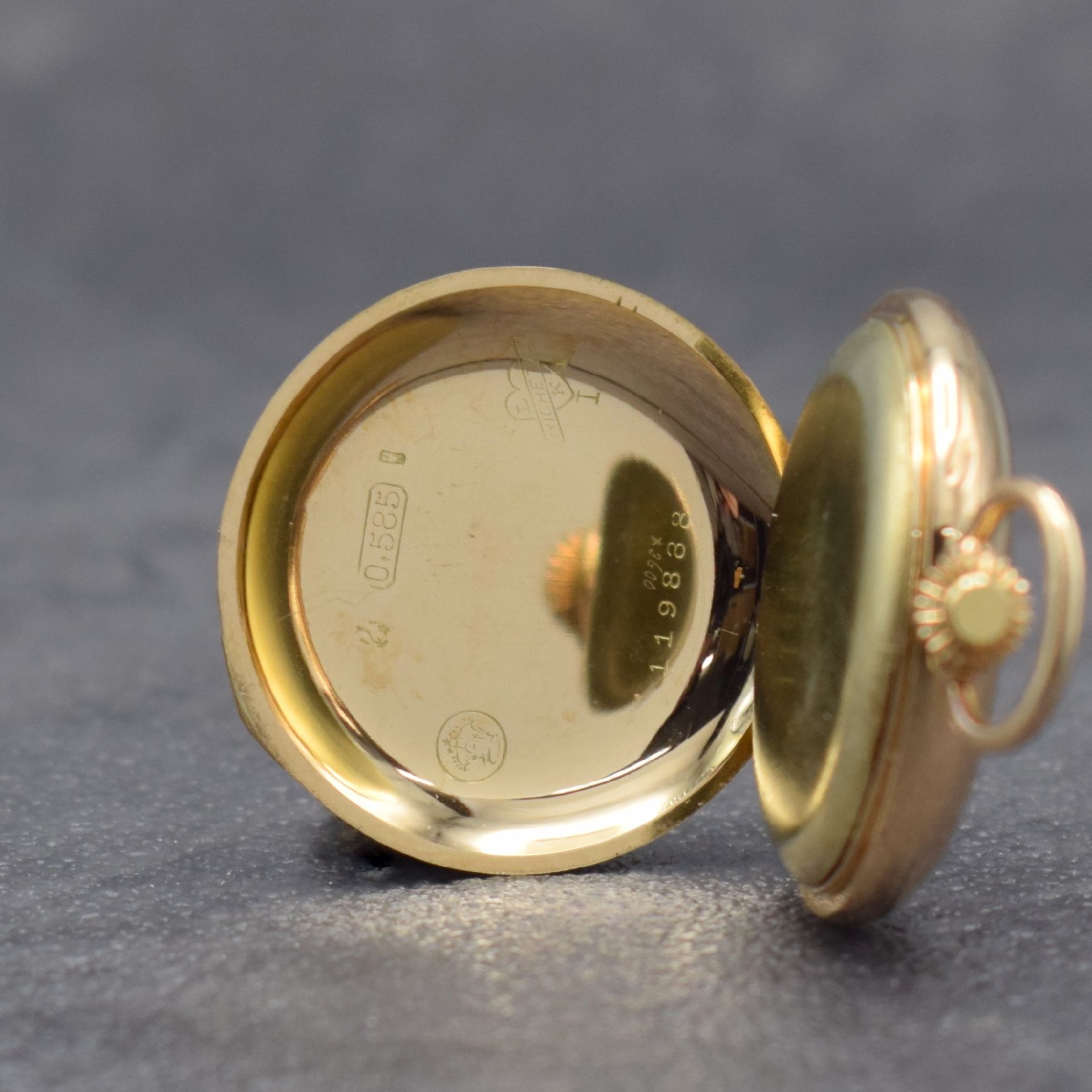 Detail j: 2 Taschenuhren: 1.) Damensavonette in RG 585/000 & 2.) LONGINES Taschenuhr in Silber, Schweiz um 1900, 1.) 2-Deckel Goldgeh. dell., Emailzifferbl. m. ...