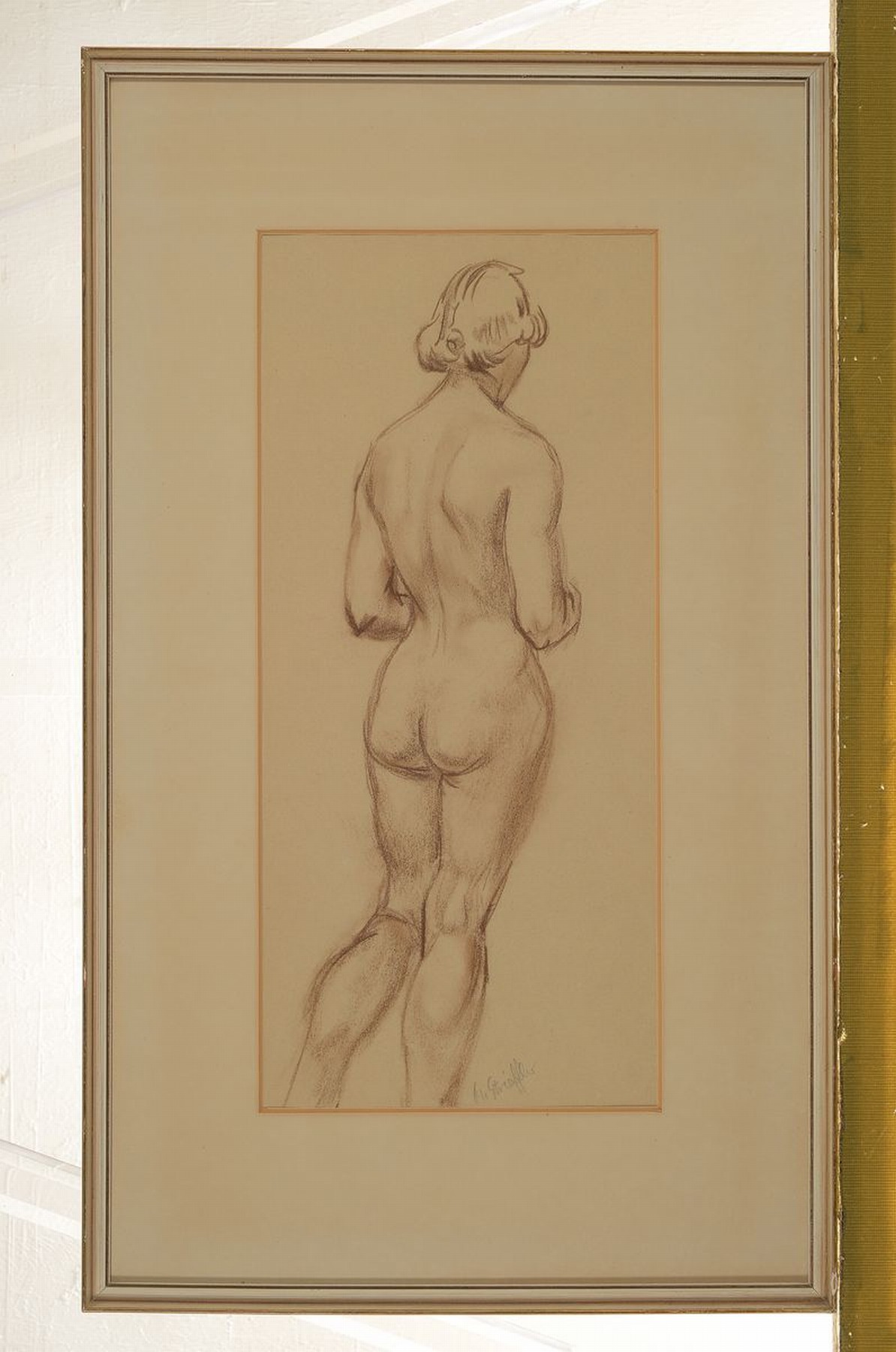 Detail k: Marie Strieffler, 1917-1987 Landau, Rötelzeichnung auf Papier, stehender Rückenakt, mittig unten signiert, unter PP und Glas gerahmt, ca. 54x32cm ...