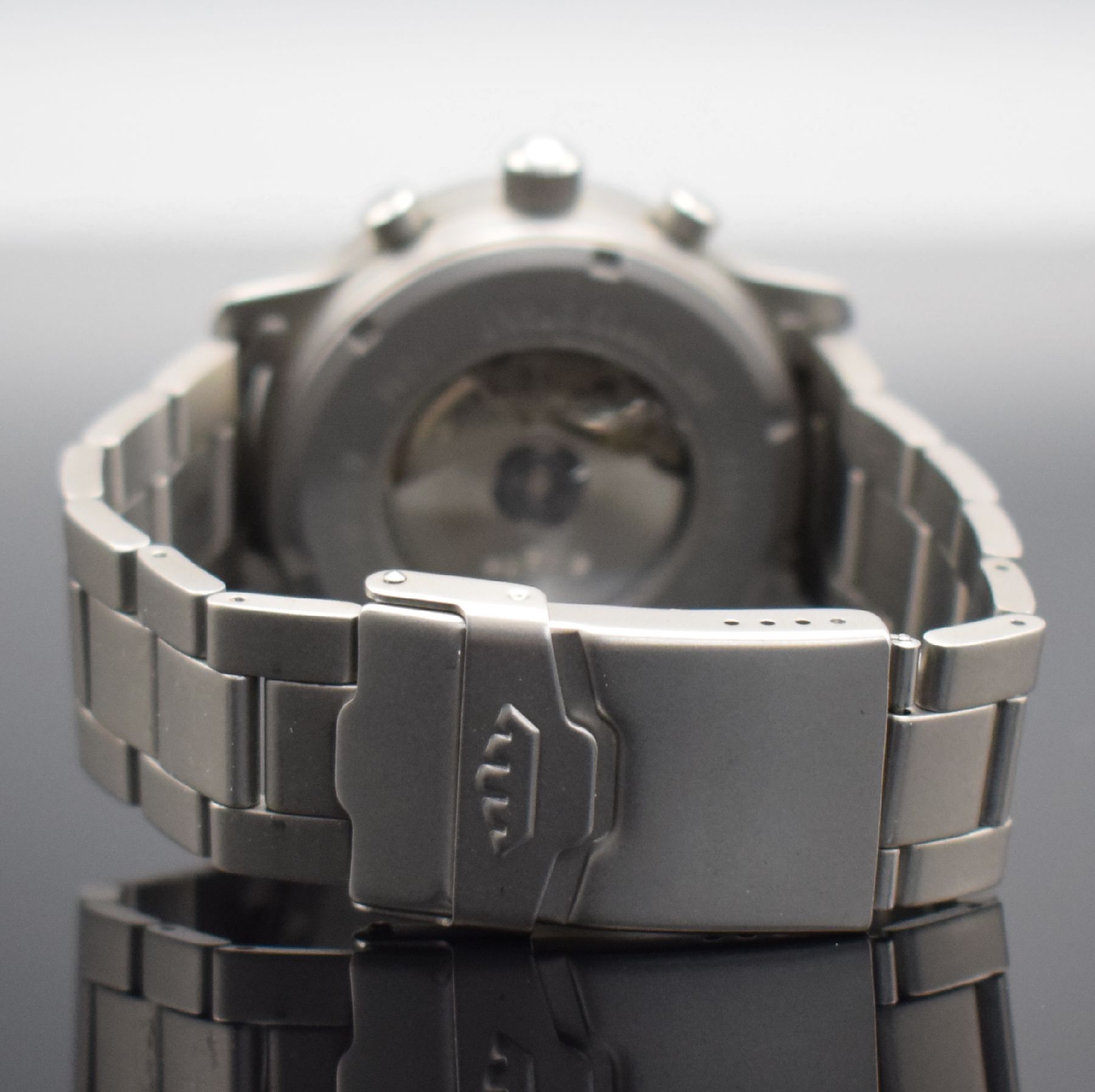 Detail d: FORTIS Herrenarmbanduhr mit Chronograph, Schweiz um 1995, Automatik, beids. vergl. Gehäuse, Boden geschr., Gliederband m. Faltschl., schwarzes ...