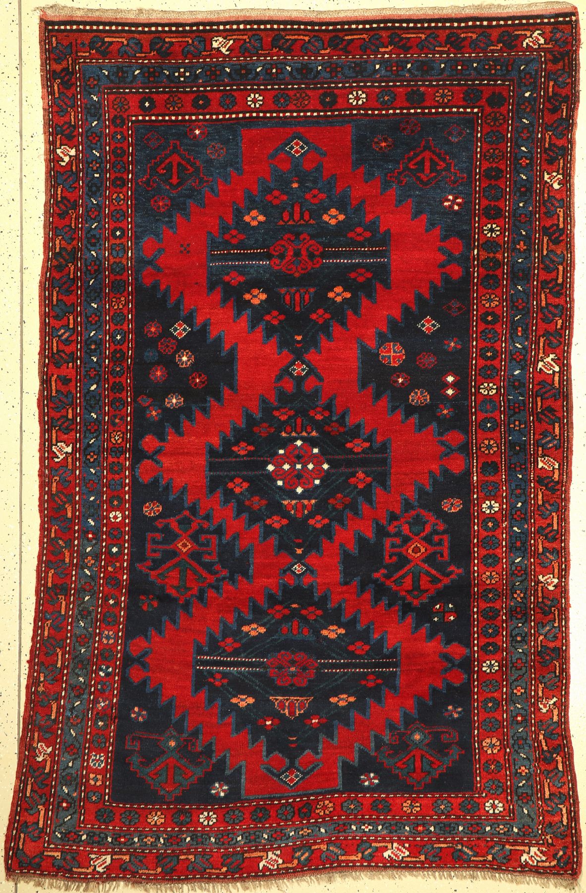 Karabagh alt, Kaukasus, um 1930, Wolle auf Wolle, ca. 217 x 143 cm, guter Zustand