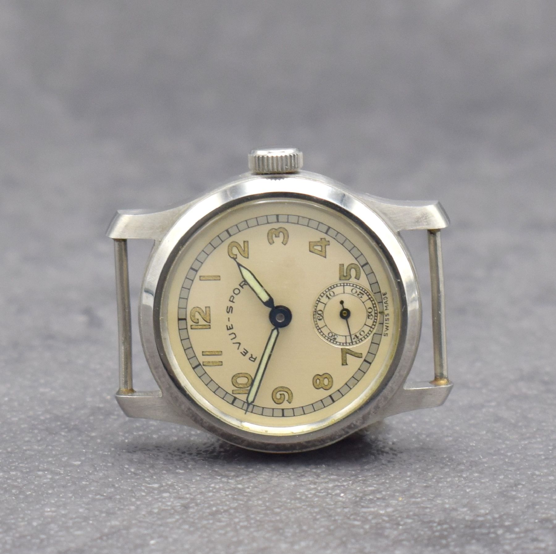 Detail d: Konvolut 4 Armbanduhren, 2 x Revue-Sport, 1 x Mido, 1 x Rotary, alle Schweiz um 1940/50, Revue 1 x Geh. verschr., 1 x Boden aufgedr.,, silb. ...