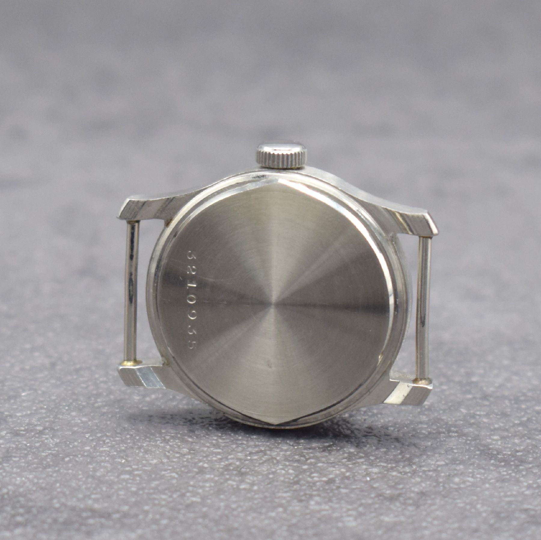 Detail e: Konvolut 4 Armbanduhren, 2 x Revue-Sport, 1 x Mido, 1 x Rotary, alle Schweiz um 1940/50, Revue 1 x Geh. verschr., 1 x Boden aufgedr.,, silb. ...