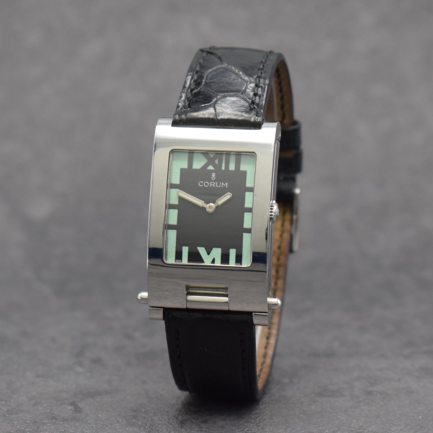 Detail b: CORUM Armbanduhr Serie Tabogan, Schweiz um 2000, Ref. 64.151.20, Edelstahlgeh. inkl. orig. Lederband m. orig. Dornschl., Oberteil zur Zeigerst. ...
