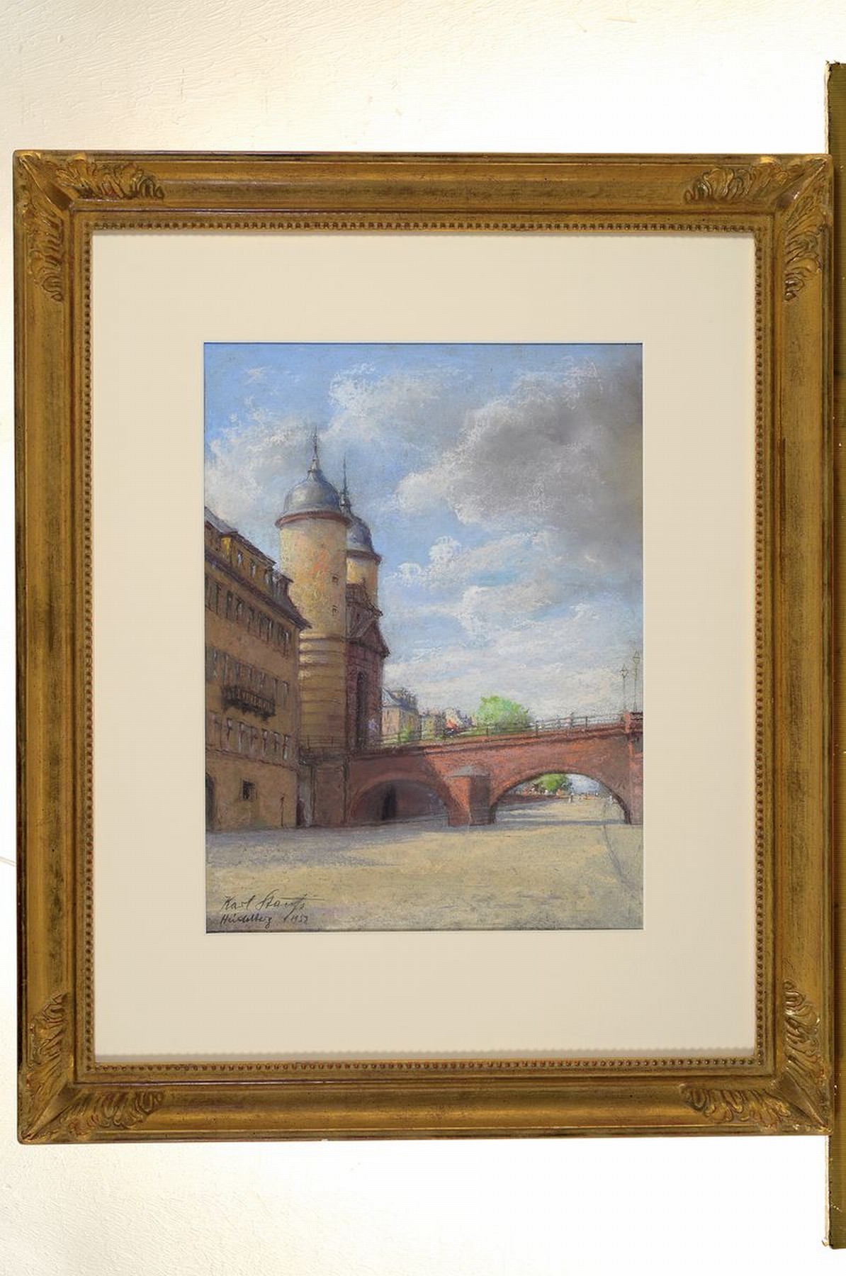 Karl Stauss, 1887 Heidelberg-1964 Würzburg, Pastell/Papier, Ansicht des Brückentors der Alten Brücke in Heidelberg, unter Glas gerahmt, ca. ...