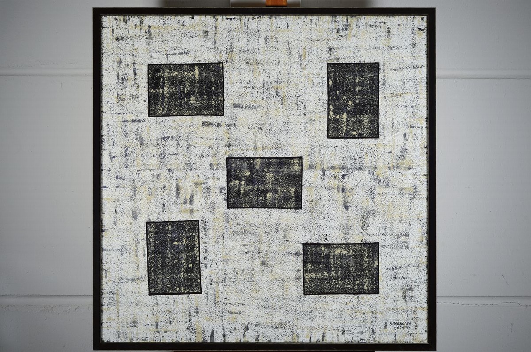 Detail k: Karin Maas, geb. 1952, Messen und Ausstellungen im In-und Ausland, Hier: Schwarz-weiß oder grau, re. u. sign., dat. 21,ca. 84x82 cm