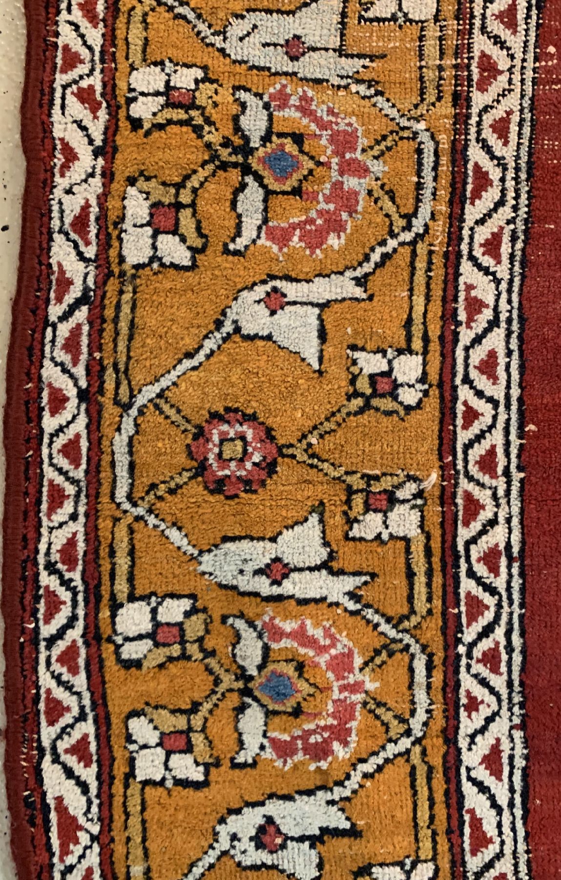 Detail c: Tigerteppich, Ostturkestan, um 1920, Wolle geknüpft auf Baumwolle,ca, 210 x 125 cm, EHZ:3-4(Altersbedingter Zustand)