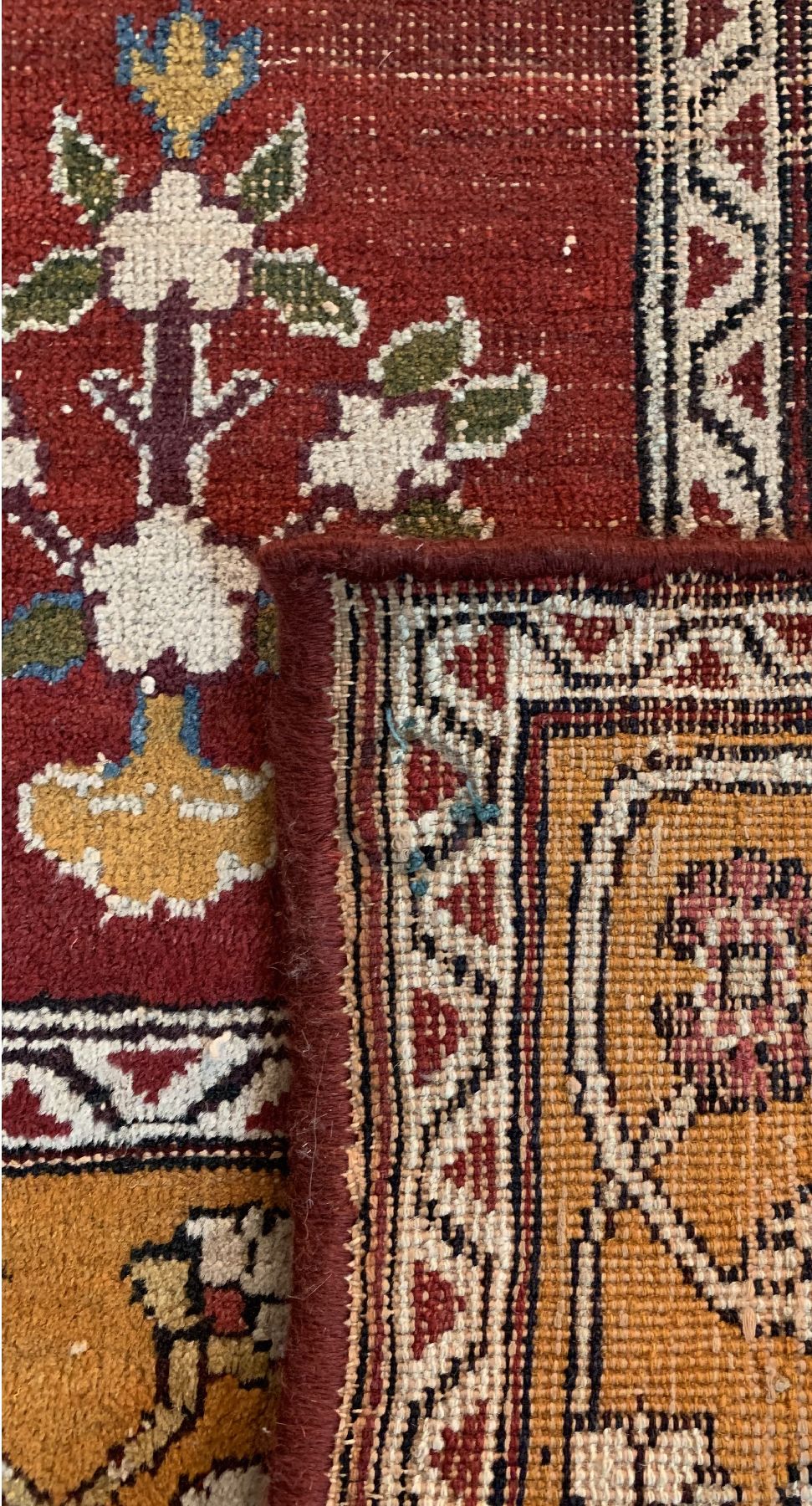 Detail d: Tigerteppich, Ostturkestan, um 1920, Wolle geknüpft auf Baumwolle,ca, 210 x 125 cm, EHZ:3-4(Altersbedingter Zustand)