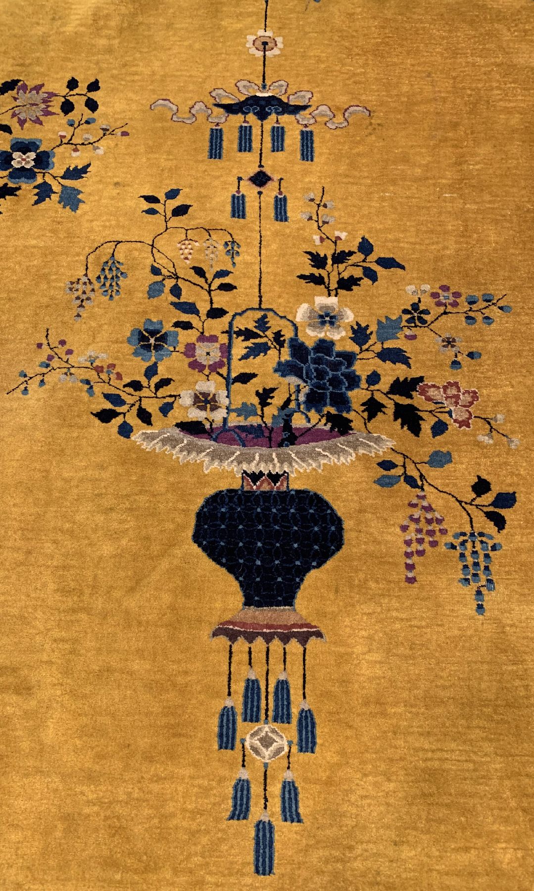 Detail d: Seltener gelbgrundiger antiker Peking, China, um 1900, Korkwolle geknüpft auf Baumwolle, ca.523 x 339 cm, EHZ:2-3