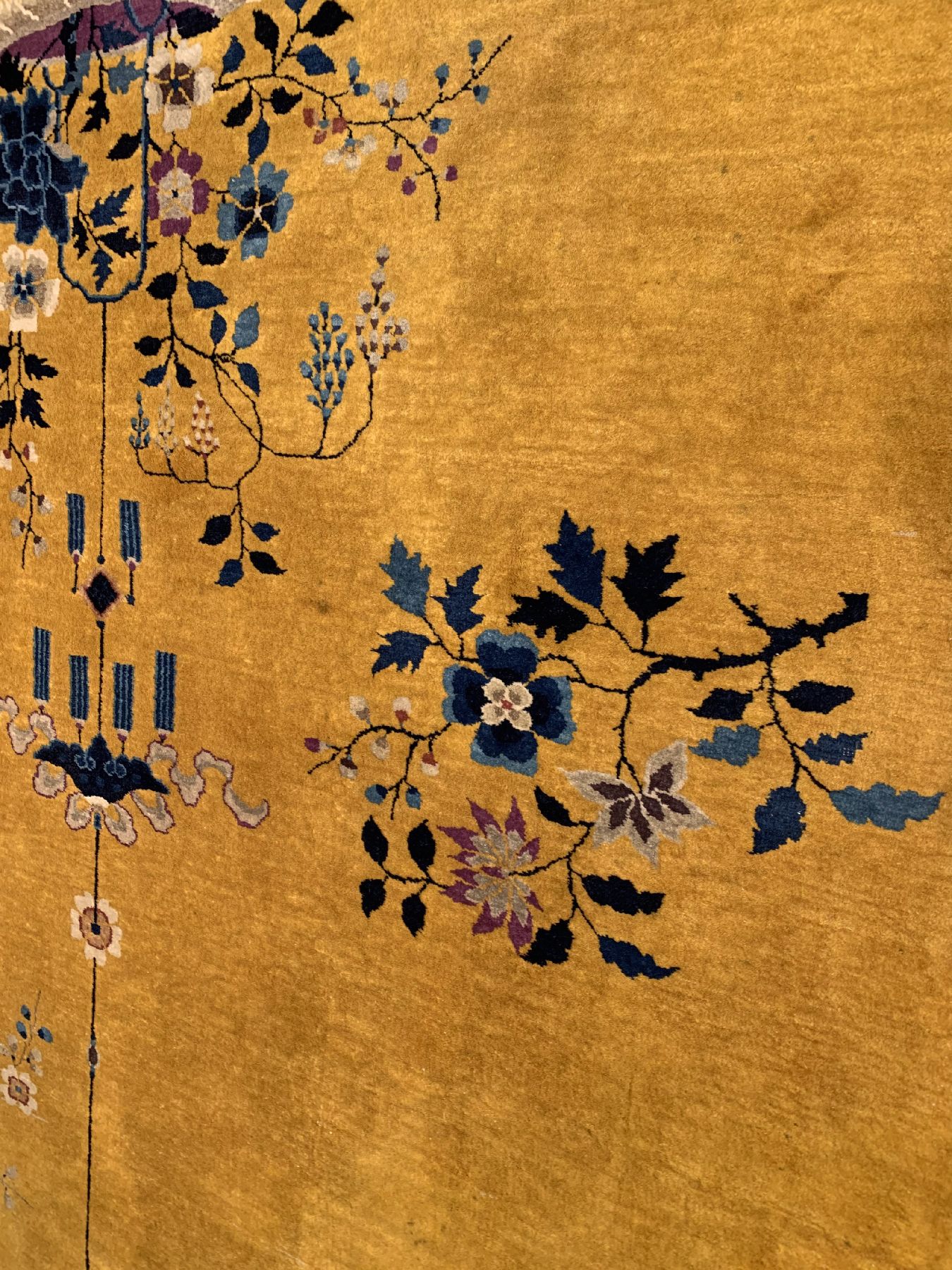 Detail f: Seltener gelbgrundiger antiker Peking, China, um 1900, Korkwolle geknüpft auf Baumwolle, ca.523 x 339 cm, EHZ:2-3