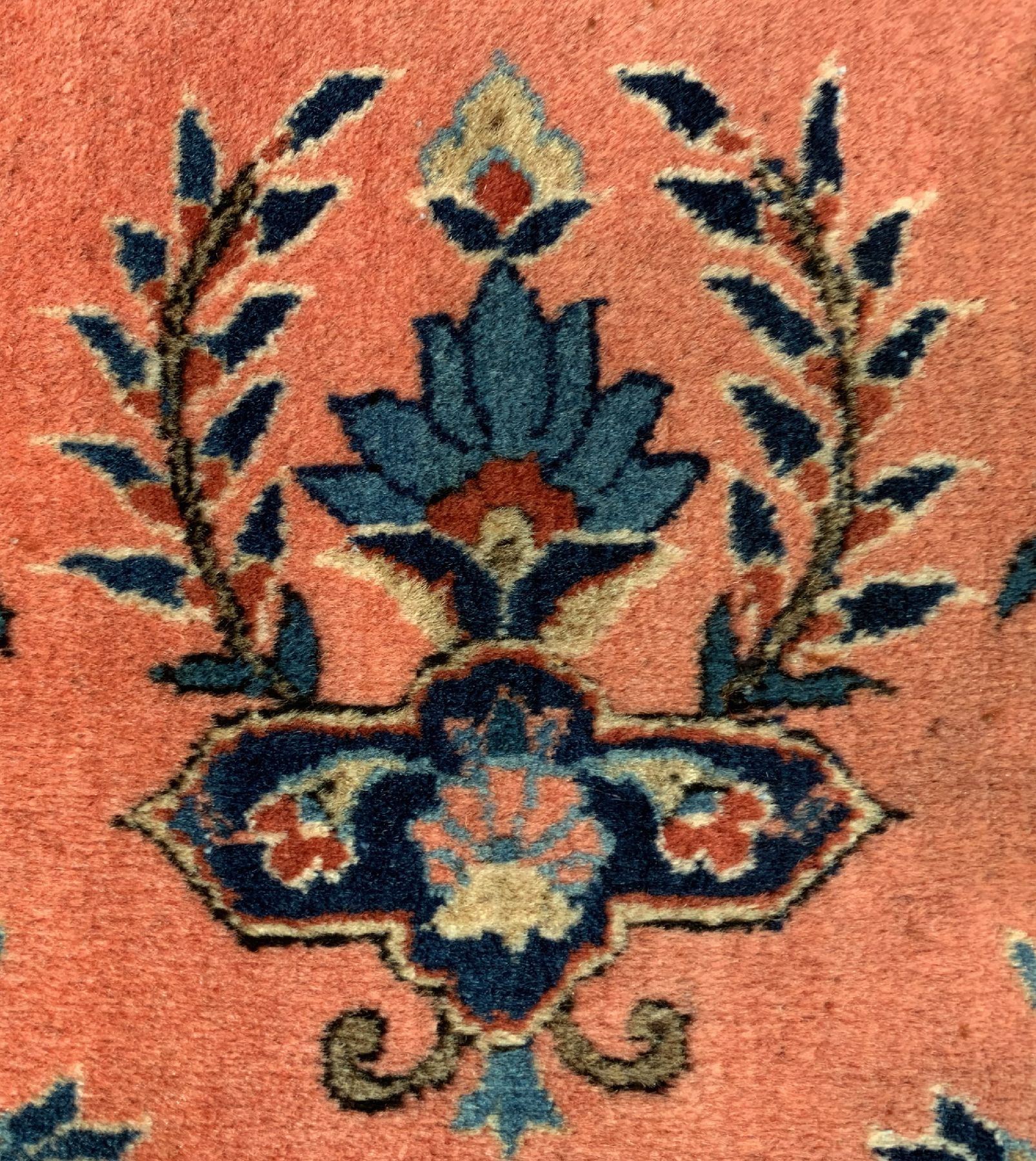 Detail c: Feiner Manchester Keschan, Persien, um 1910/1920, Korkwolle geknüpft auf Baumwolle, ca. 201 x 127 cm, EHZ: 2-3(guter Zustand).