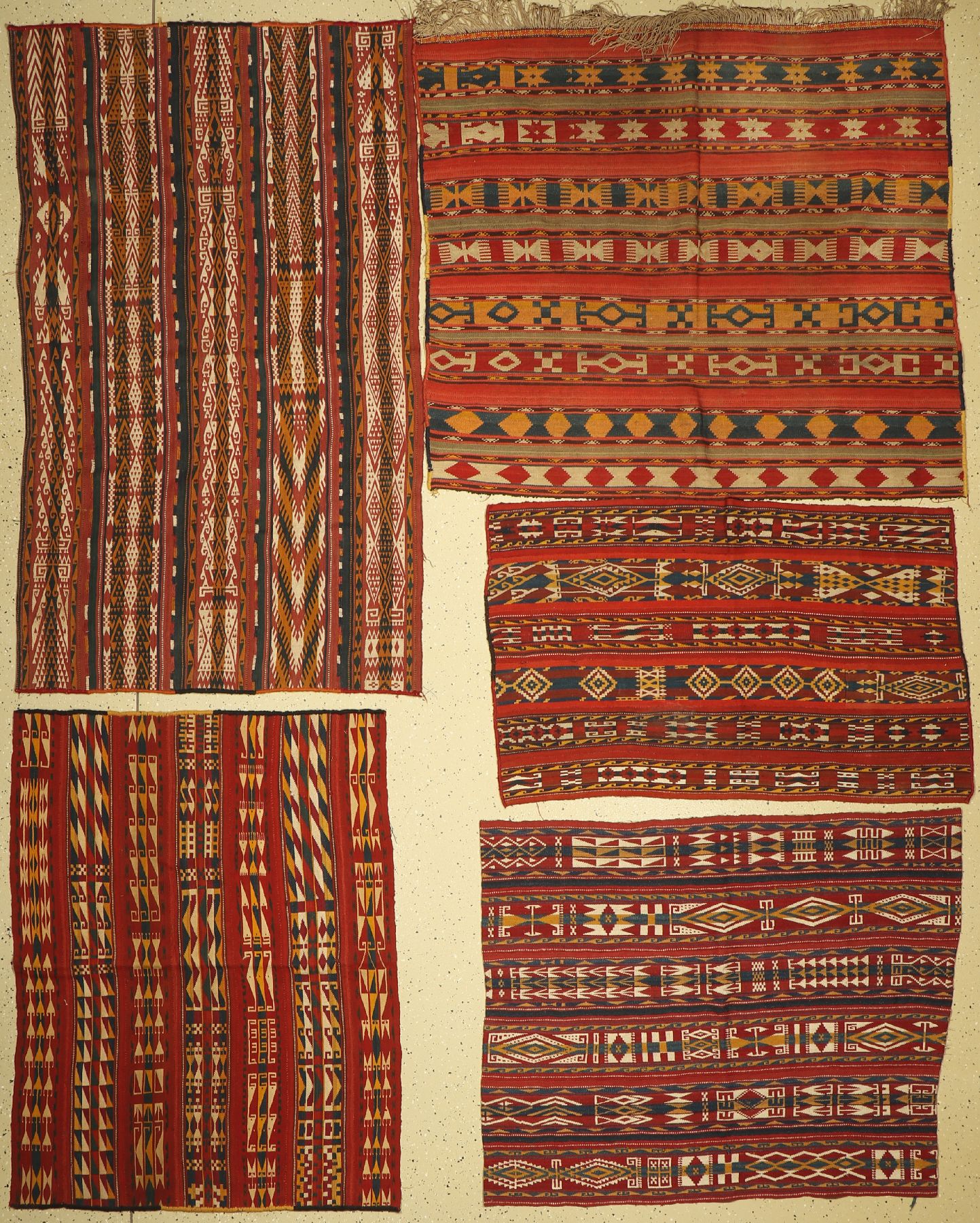 Konvolut aus 5 Djajim fragmente, Persien,um 1920/1930, Wolle auf Wolle, ca. 170 x 100 cm und ca, 120 x 100 cm, EHZ: 2-3