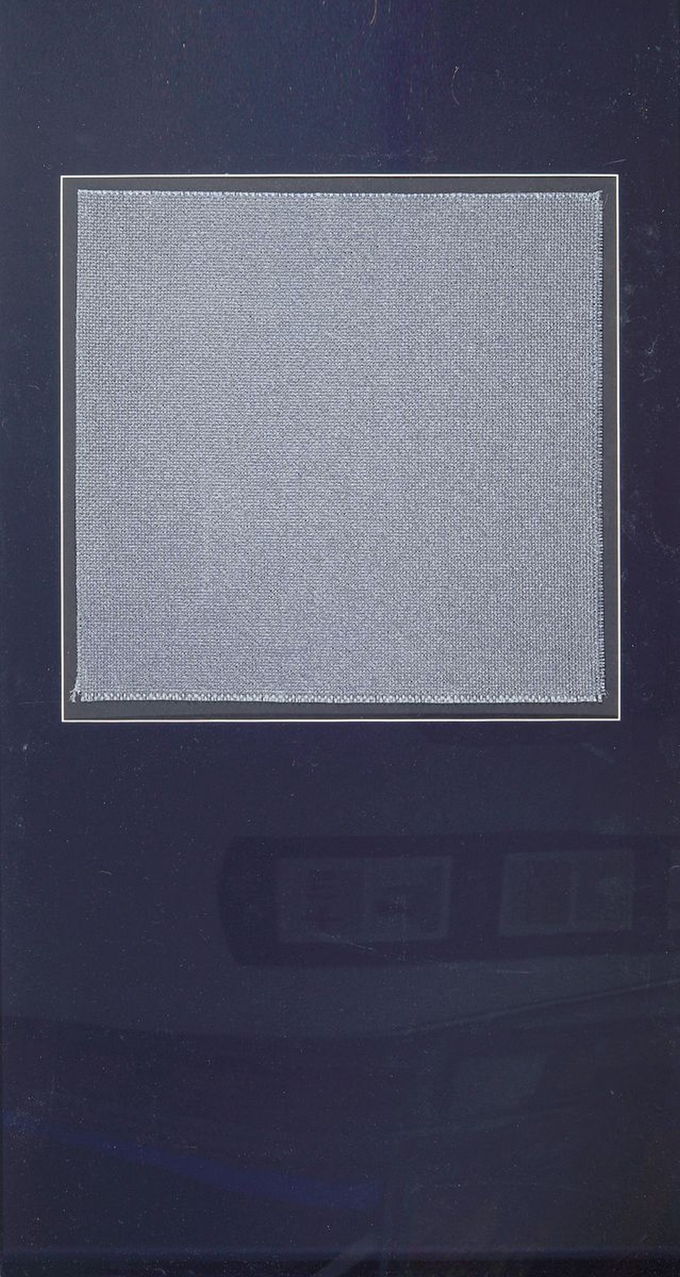 Detail b: Christo, 1935-2020, zweiteiliges Lot: a. handsigniertes Multiple vom Projekt "Verhüllter Reichstag", unter Glas, R.26x20,5 cm, b. riesiges ...