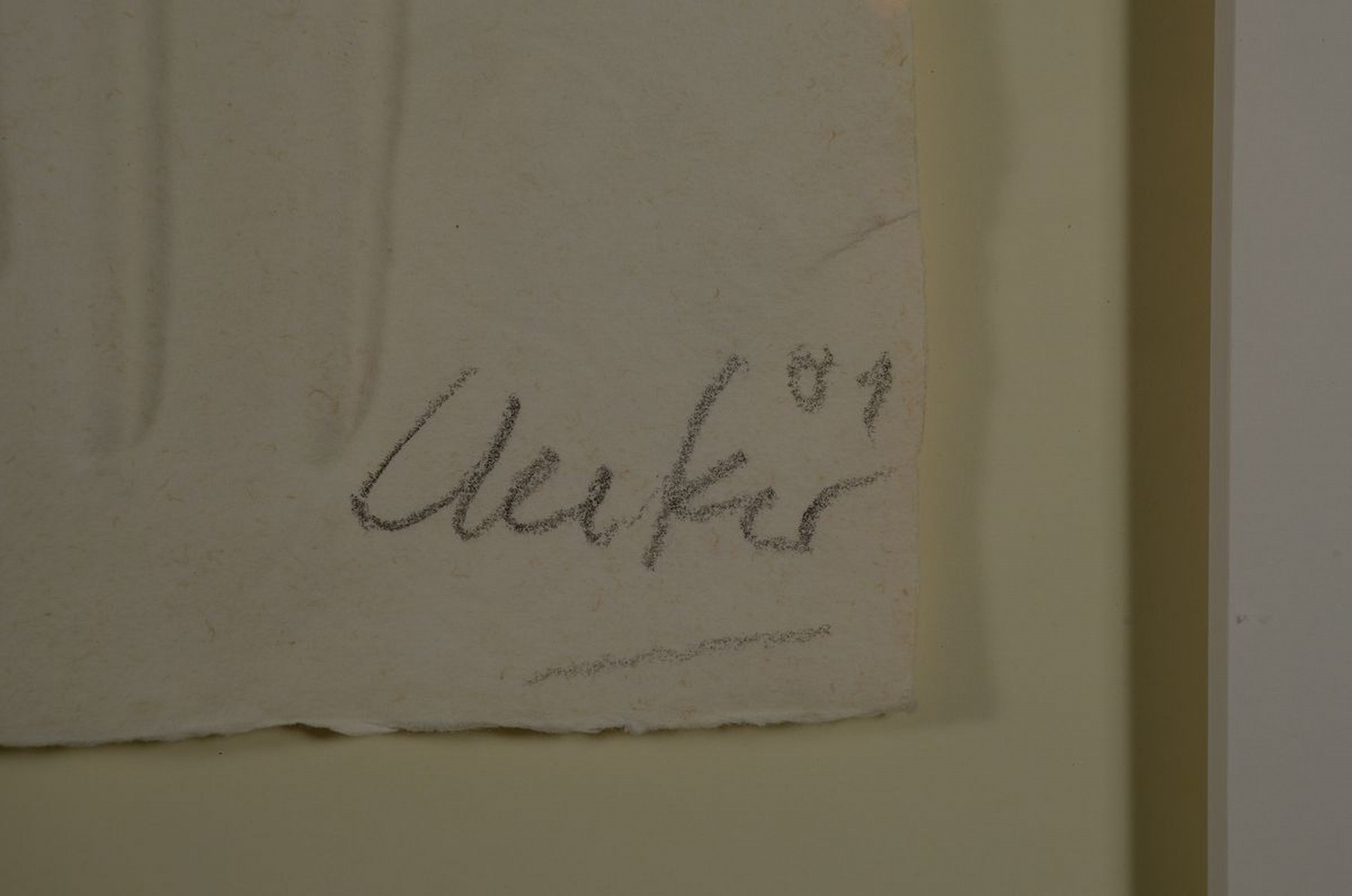 Detail a: Günther Uecker, geb. 1930, Prägedruck auf dickem, handgeschöpftem Büttenpapier, extrem seltenes Blatt, unten rechts handsigniert, dat. (20)01, ...