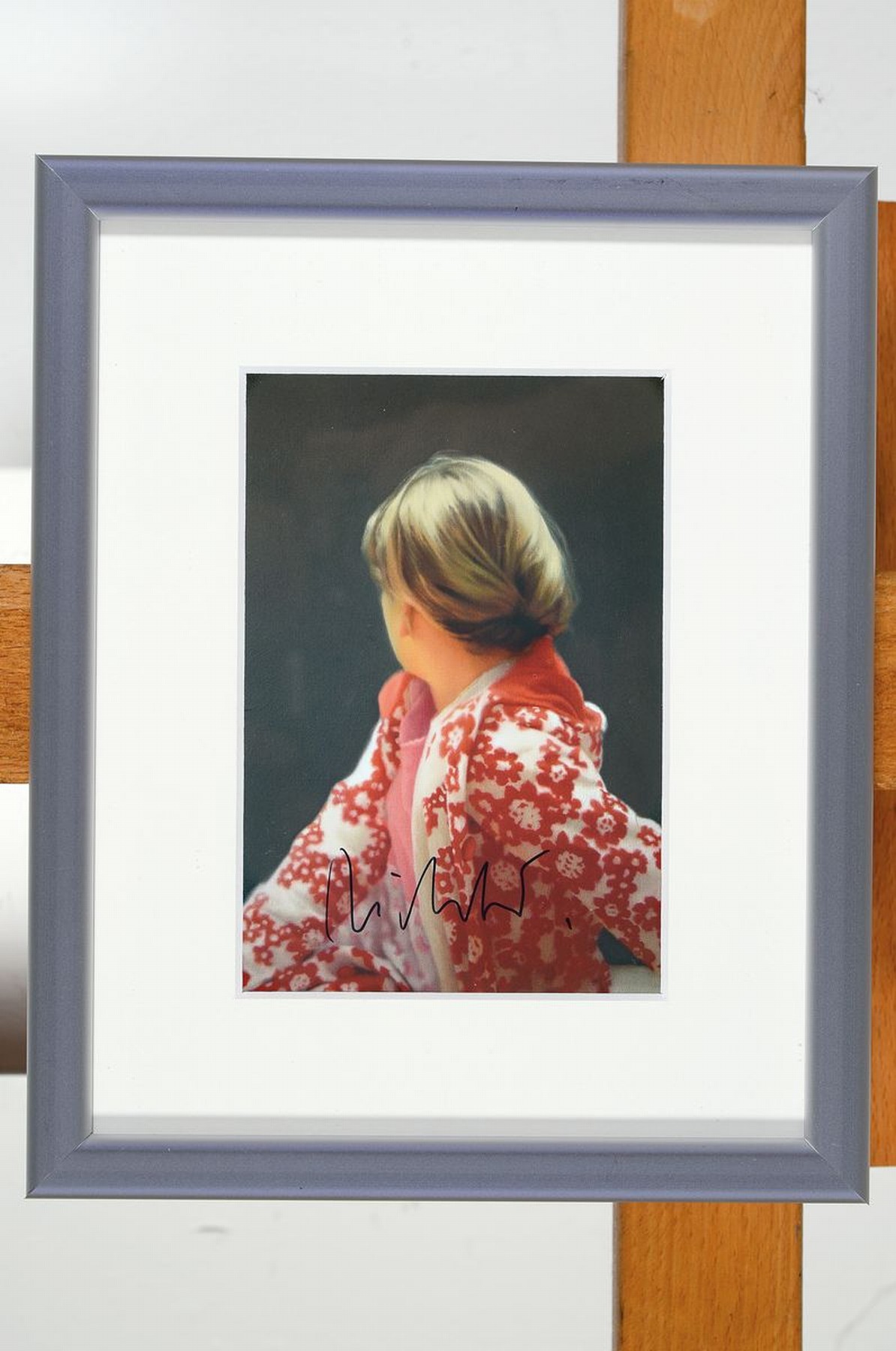 Detail k: Gerhard Richter, geb. 1932, "Betty", Kunstpostkarte, handsign., unter Plexiglas gerahmt, Motiv ca. 15x10,5 cm, R.23,5x19 cm