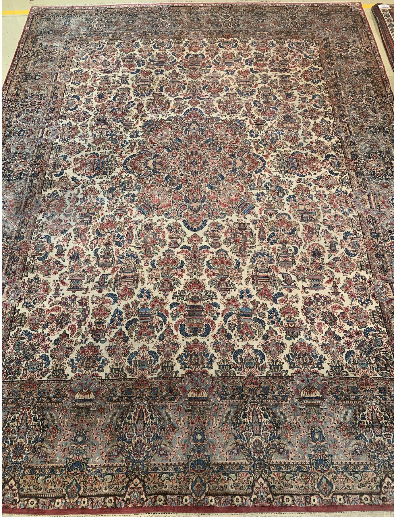 Palastteppich Us Re-Import Kerman Lawar antik ,Persien, um 1920, Wolle auf Baumwolle, ca. 630 x 485 cm, EHZ: 2-3